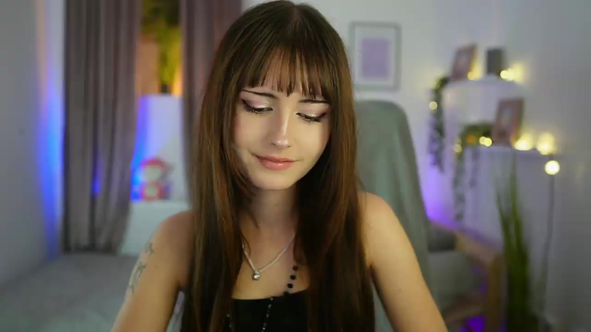 Gallery image thumbnail from Ella_Young's myfreecams stream on, 09/04/2026, 16:33 image 14 of 20