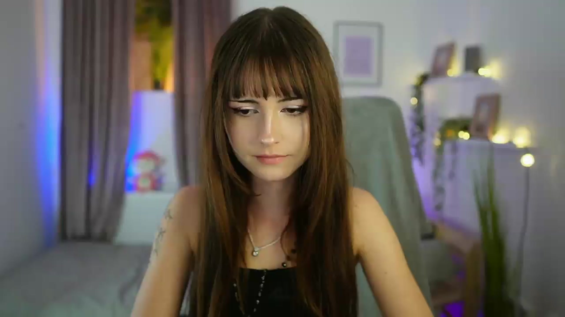 Gallery image thumbnail from Ella_Young's myfreecams stream on, 09/04/2026, 16:33 image 18 of 20