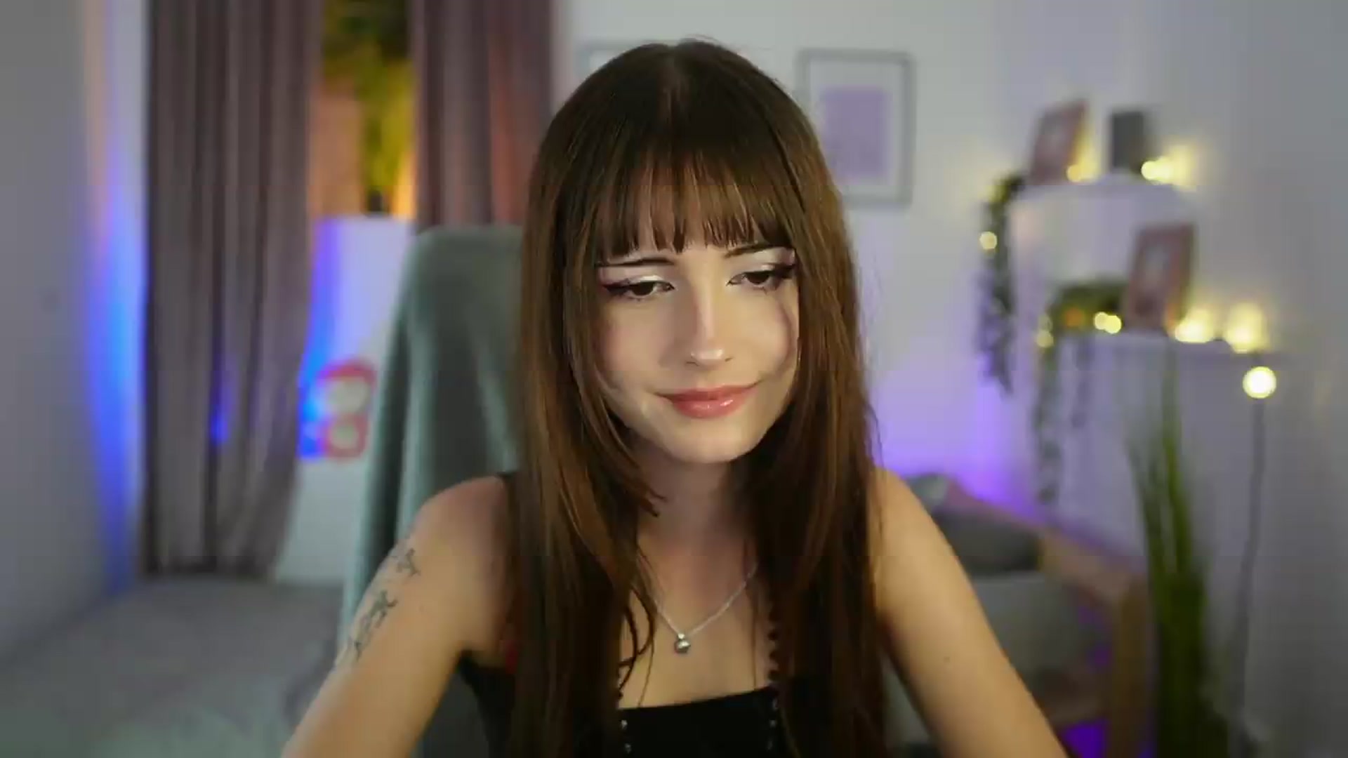 Gallery image thumbnail from Ella_Young's myfreecams stream on, 09/04/2026, 16:33 image 4 of 20