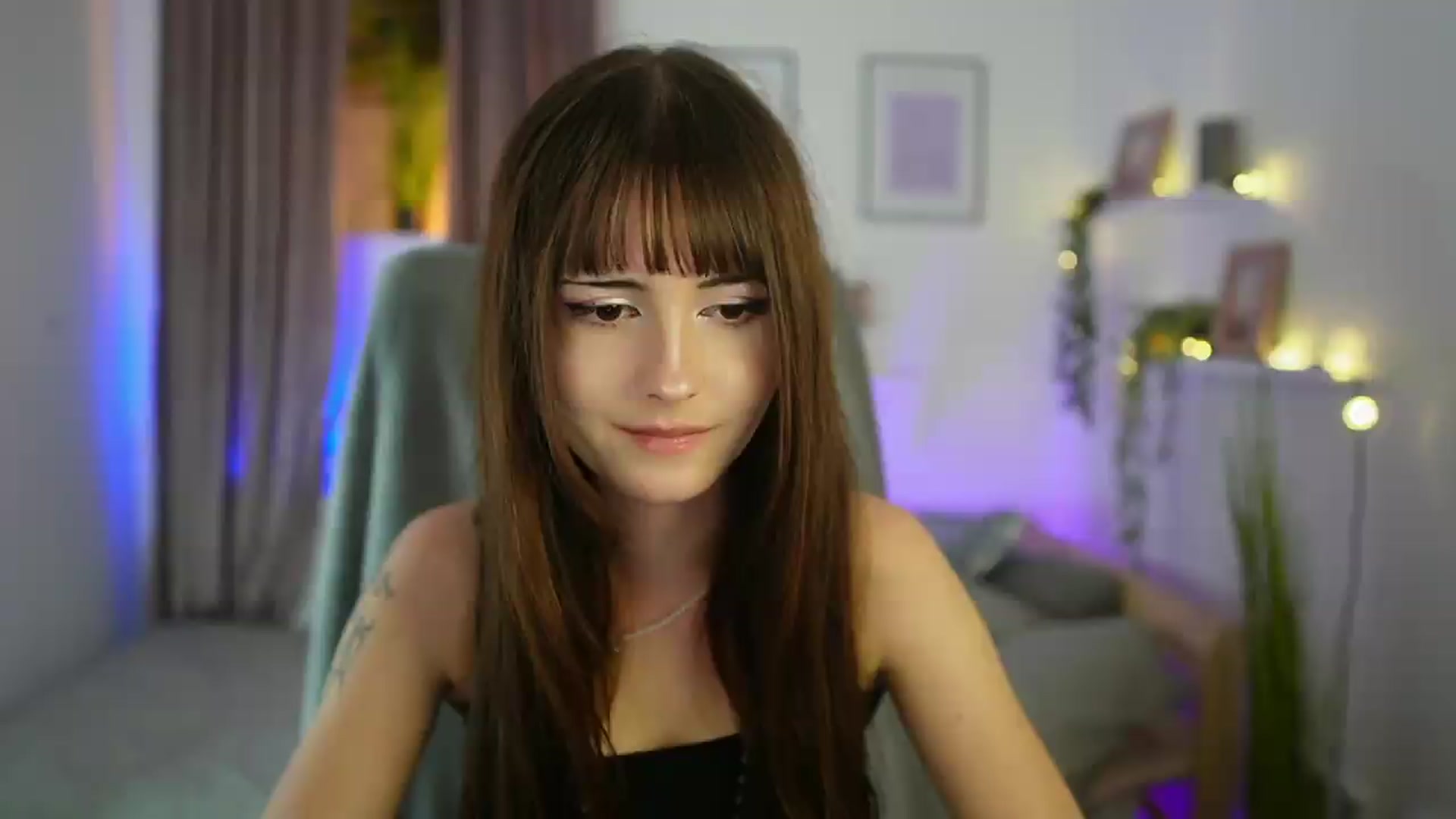 Gallery image thumbnail from Ella_Young's myfreecams stream on, 09/04/2026, 17:54 image 4 of 20
