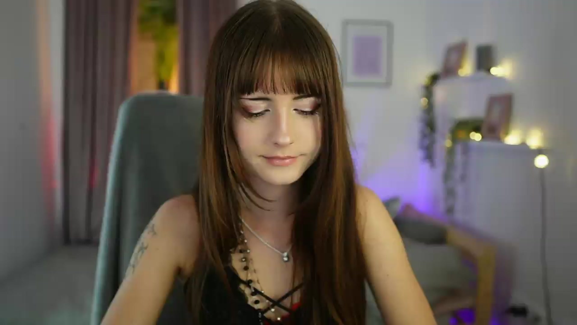 Gallery image thumbnail from Ella_Young's myfreecams stream on, 09/05/2026, 15:07 image 8 of 20