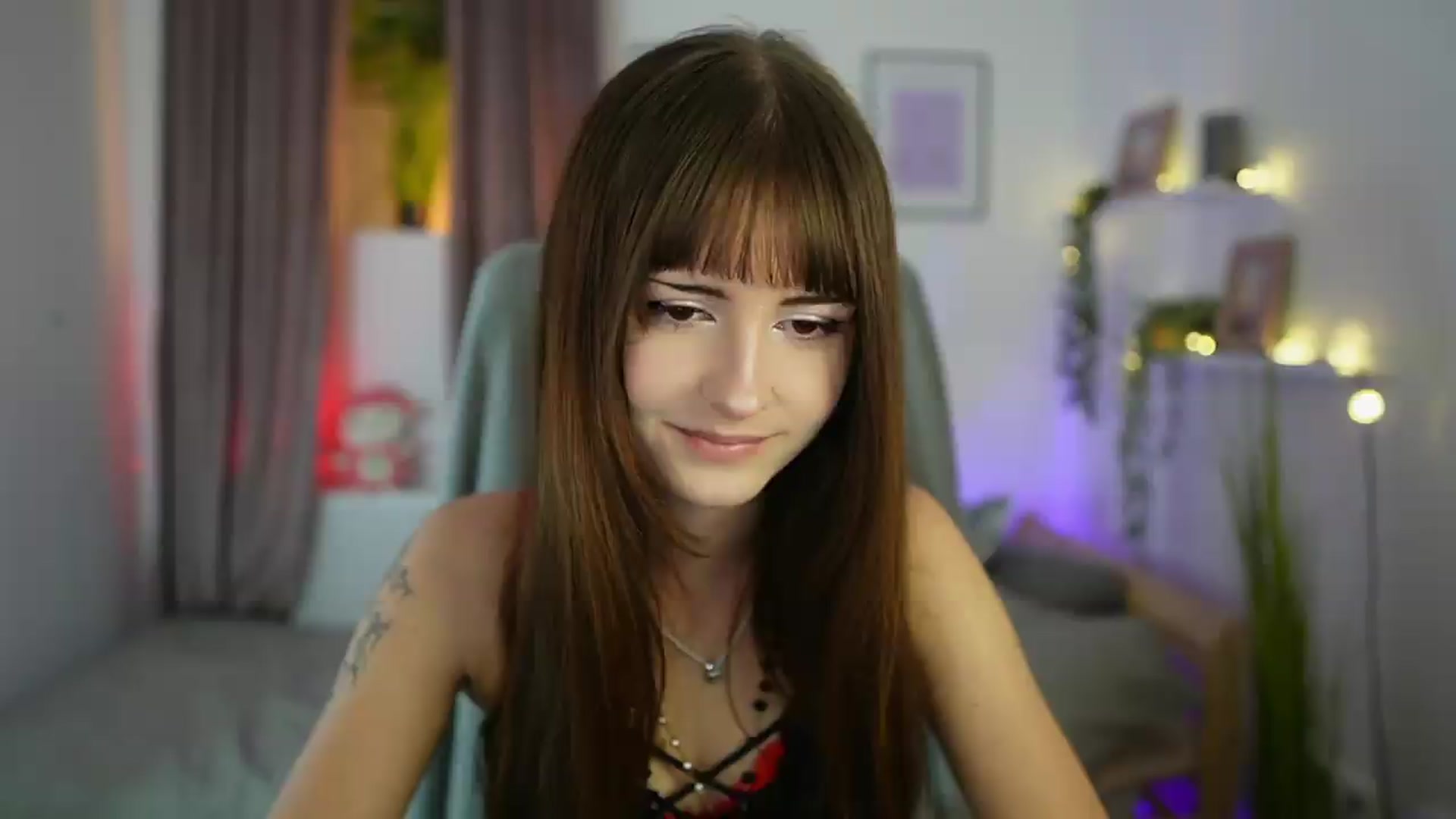 Gallery image thumbnail from Ella_Young's myfreecams stream on, 09/05/2026, 15:07 image 2 of 20