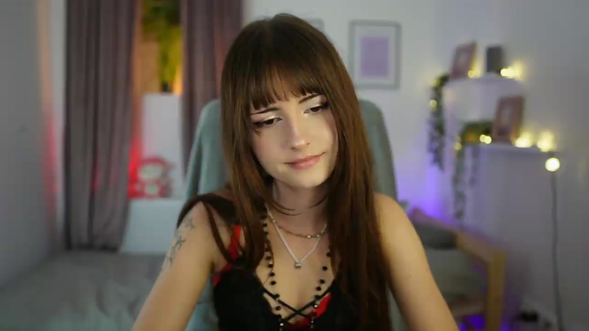 Gallery image thumbnail from Ella_Young's myfreecams stream on, 09/05/2026, 15:21 image 11 of 20