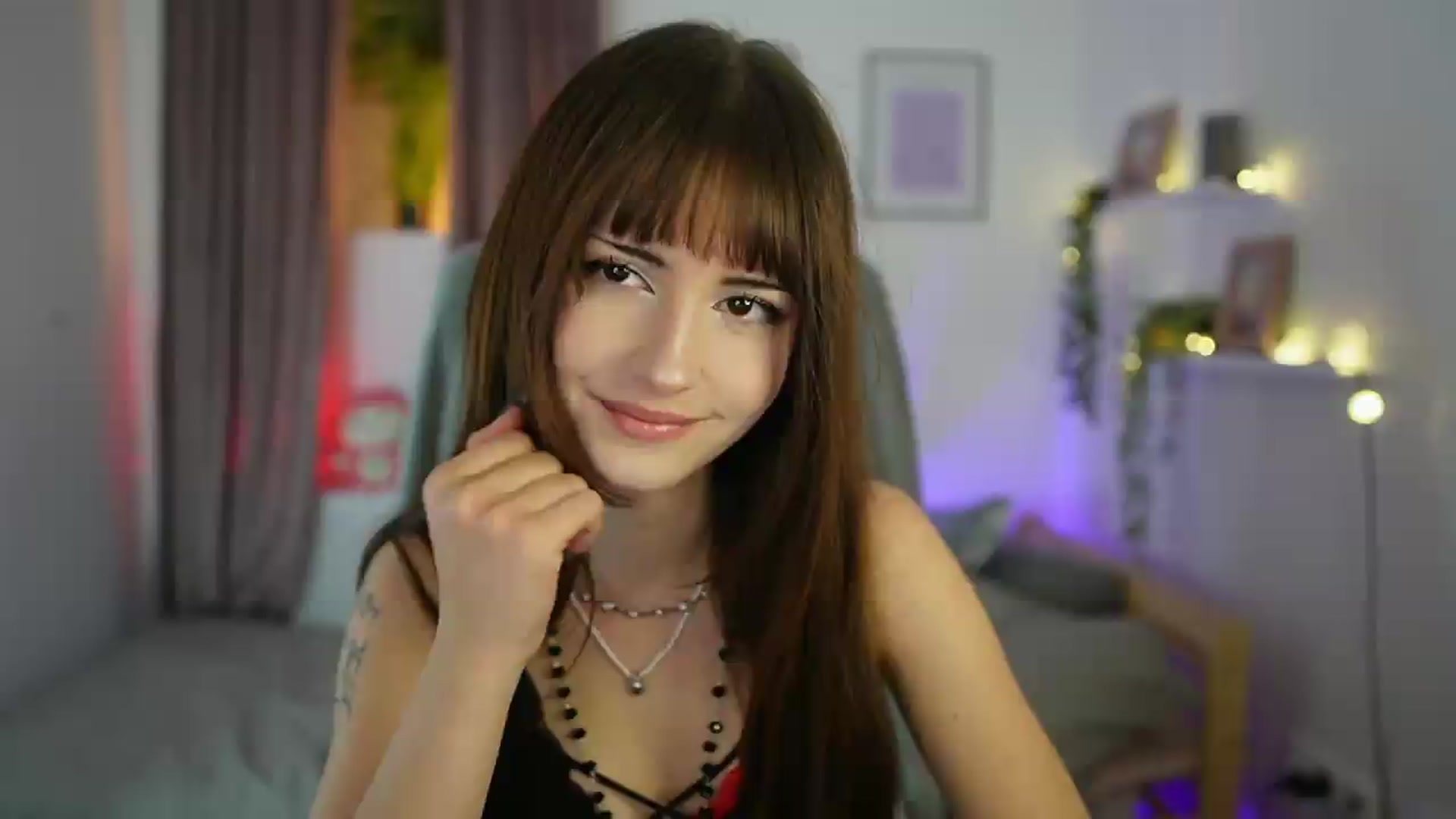 Gallery image thumbnail from Ella_Young's myfreecams stream on, 09/05/2026, 15:21 image 10 of 20