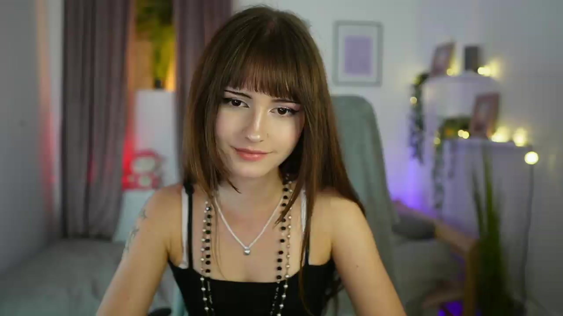 Gallery image thumbnail from Ella_Young's myfreecams stream on, 09/07/2026, 14:46 image 16 of 20