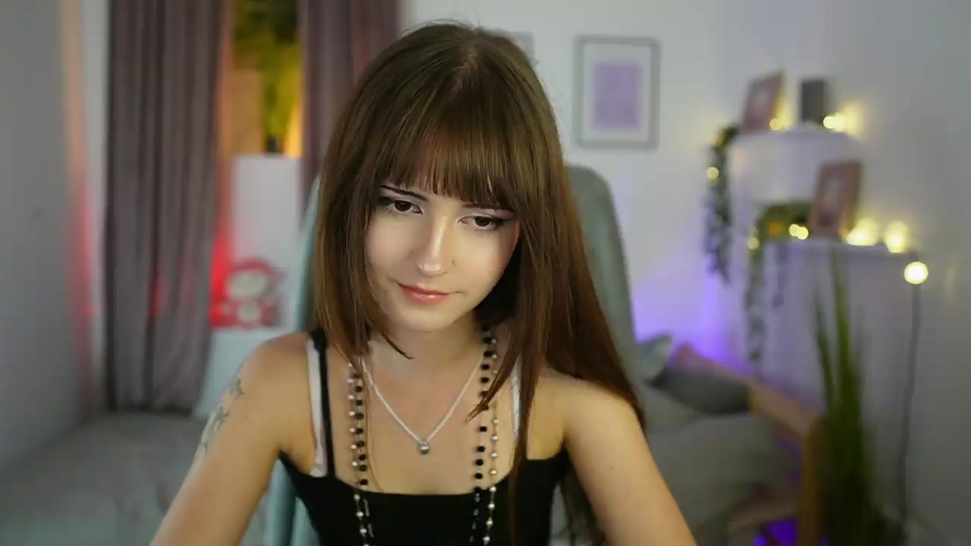 Gallery image thumbnail from Ella_Young's myfreecams stream on, 09/07/2026, 14:46 image 17 of 20