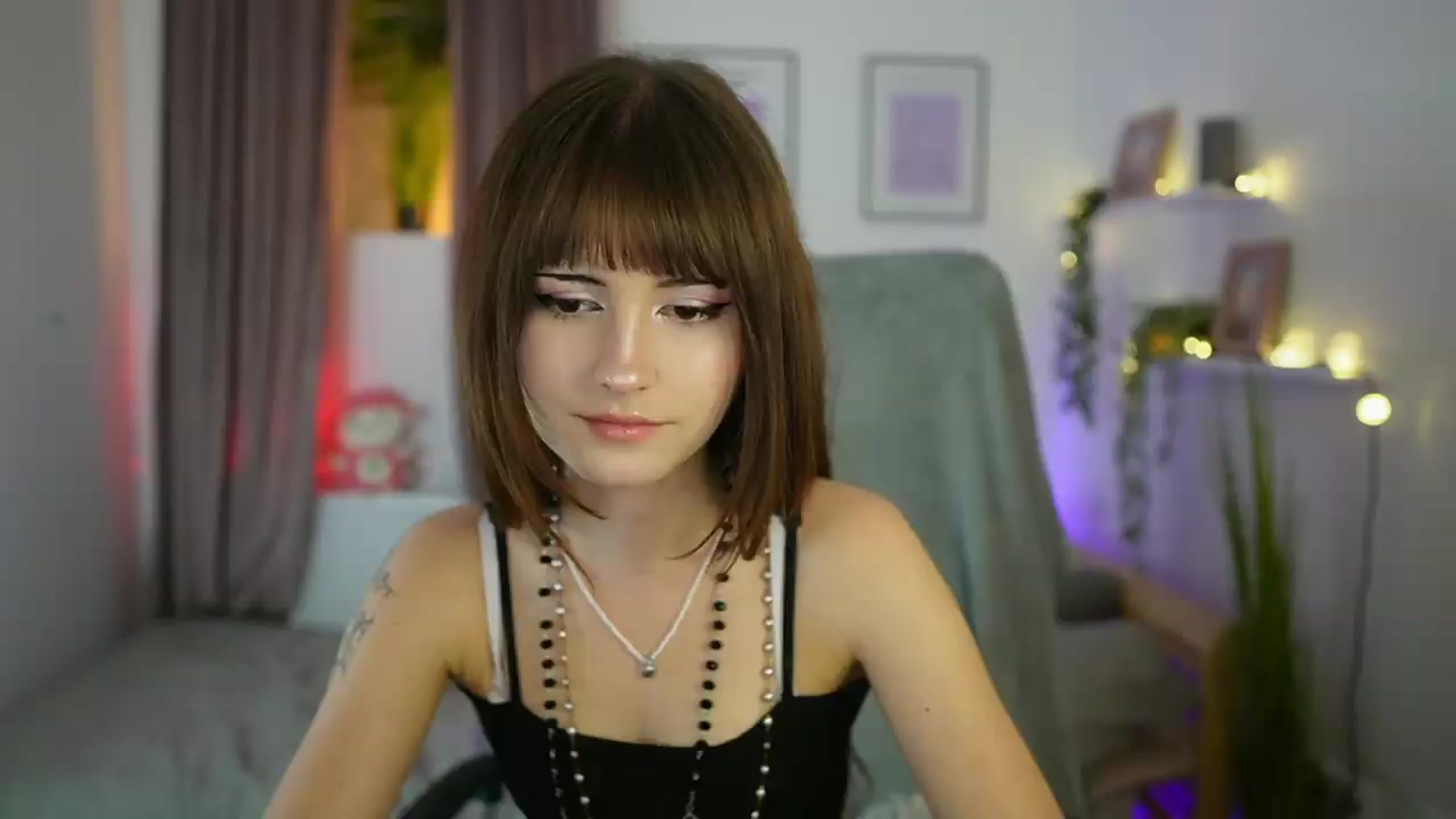 Gallery image thumbnail from Ella_Young's myfreecams stream on, 09/07/2026, 14:46 image 4 of 20