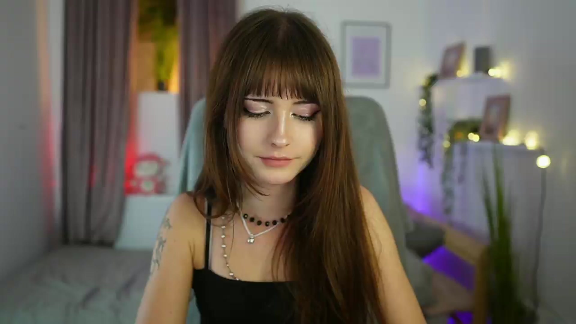 Gallery image thumbnail from Ella_Young's myfreecams stream on, 09/07/2026, 17:25 image 5 of 20