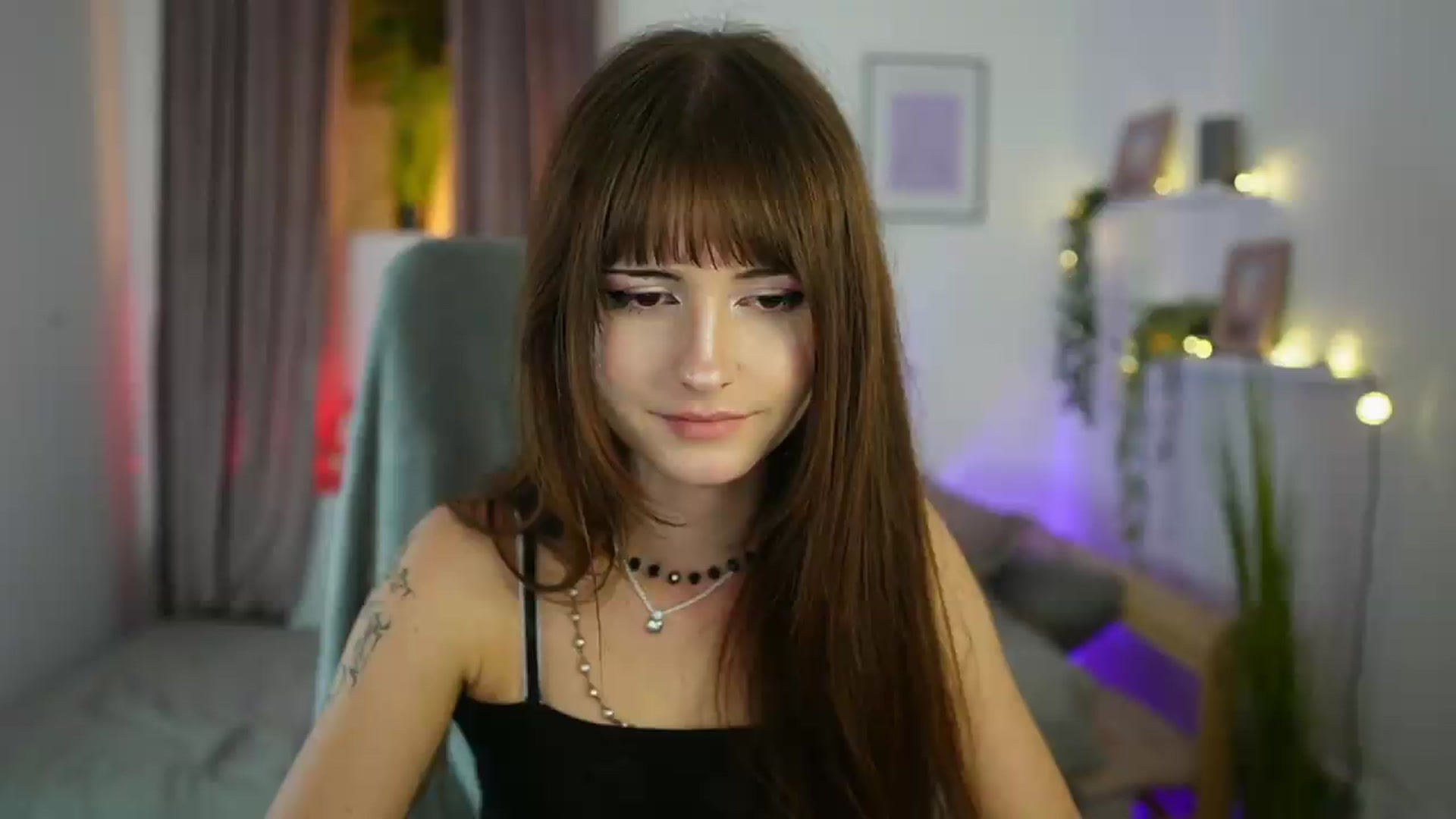 Gallery image thumbnail from Ella_Young's myfreecams stream on, 09/07/2026, 17:25 image 7 of 20