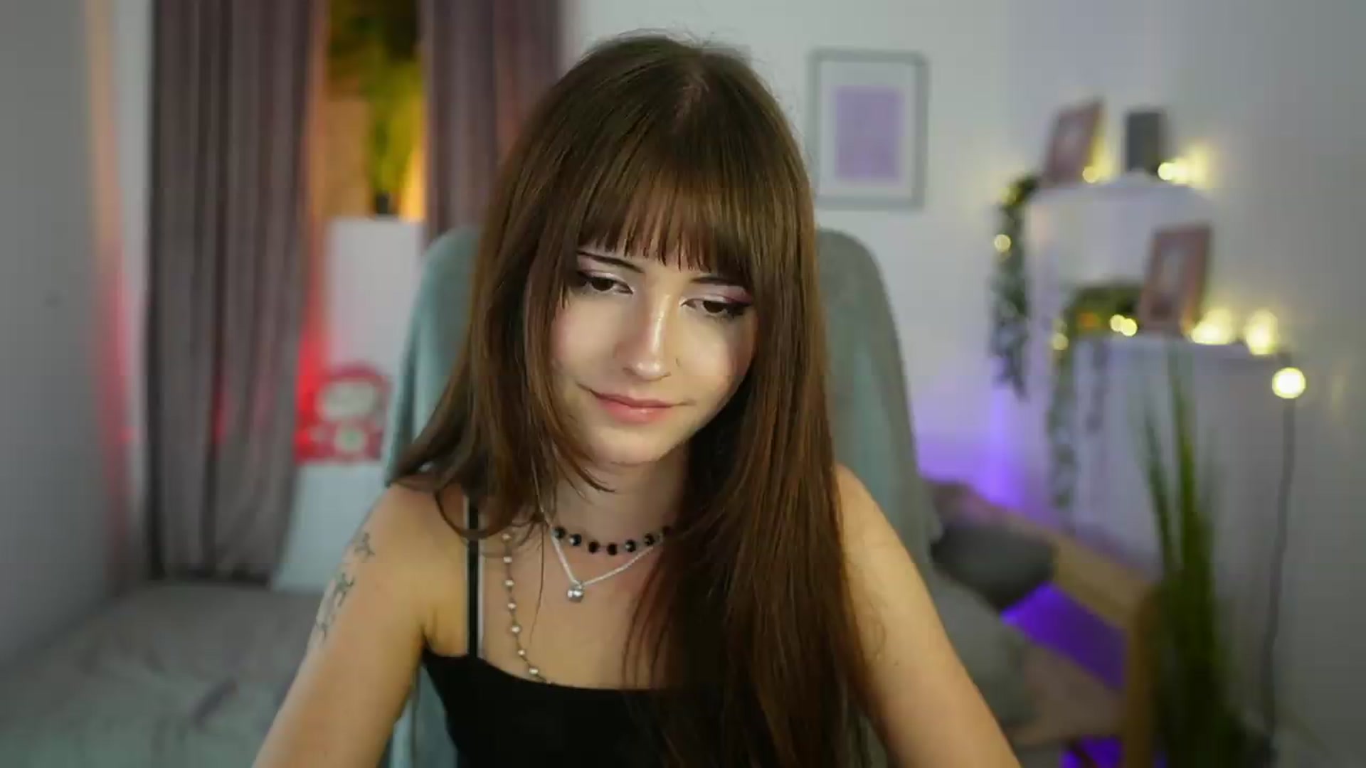 Gallery image thumbnail from Ella_Young's myfreecams stream on, 09/07/2026, 17:25 image 10 of 20
