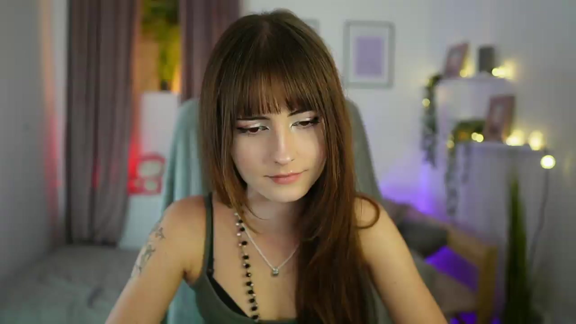 Gallery image thumbnail from Ella_Young's myfreecams stream on, 09/08/2026, 14:14 image 9 of 20