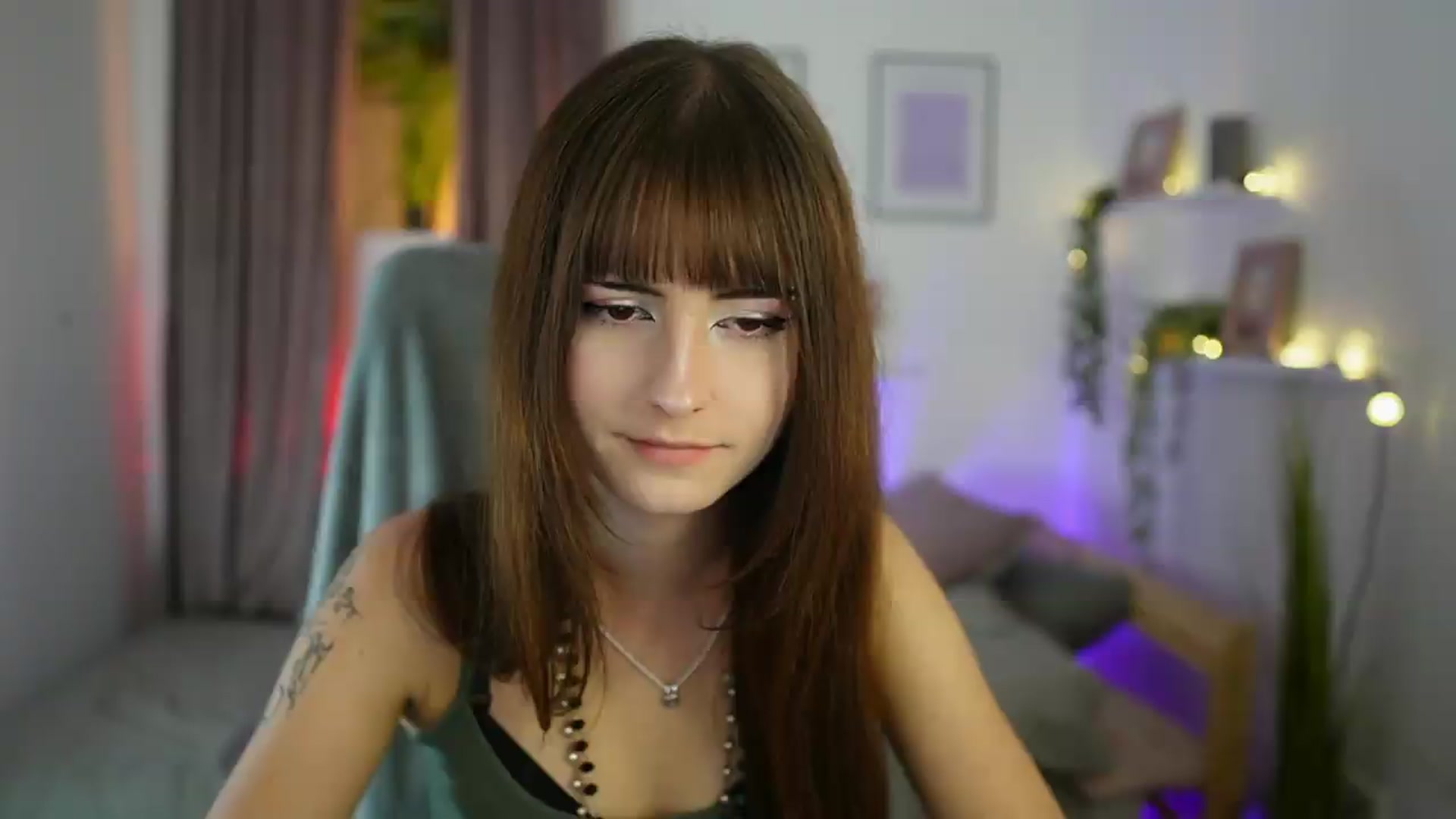 Gallery image thumbnail from Ella_Young's myfreecams stream on, 09/08/2026, 14:14 image 1 of 20