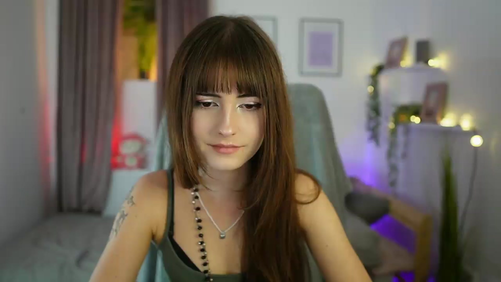 Gallery image thumbnail from Ella_Young's myfreecams stream on, 09/08/2026, 14:14 image 12 of 20