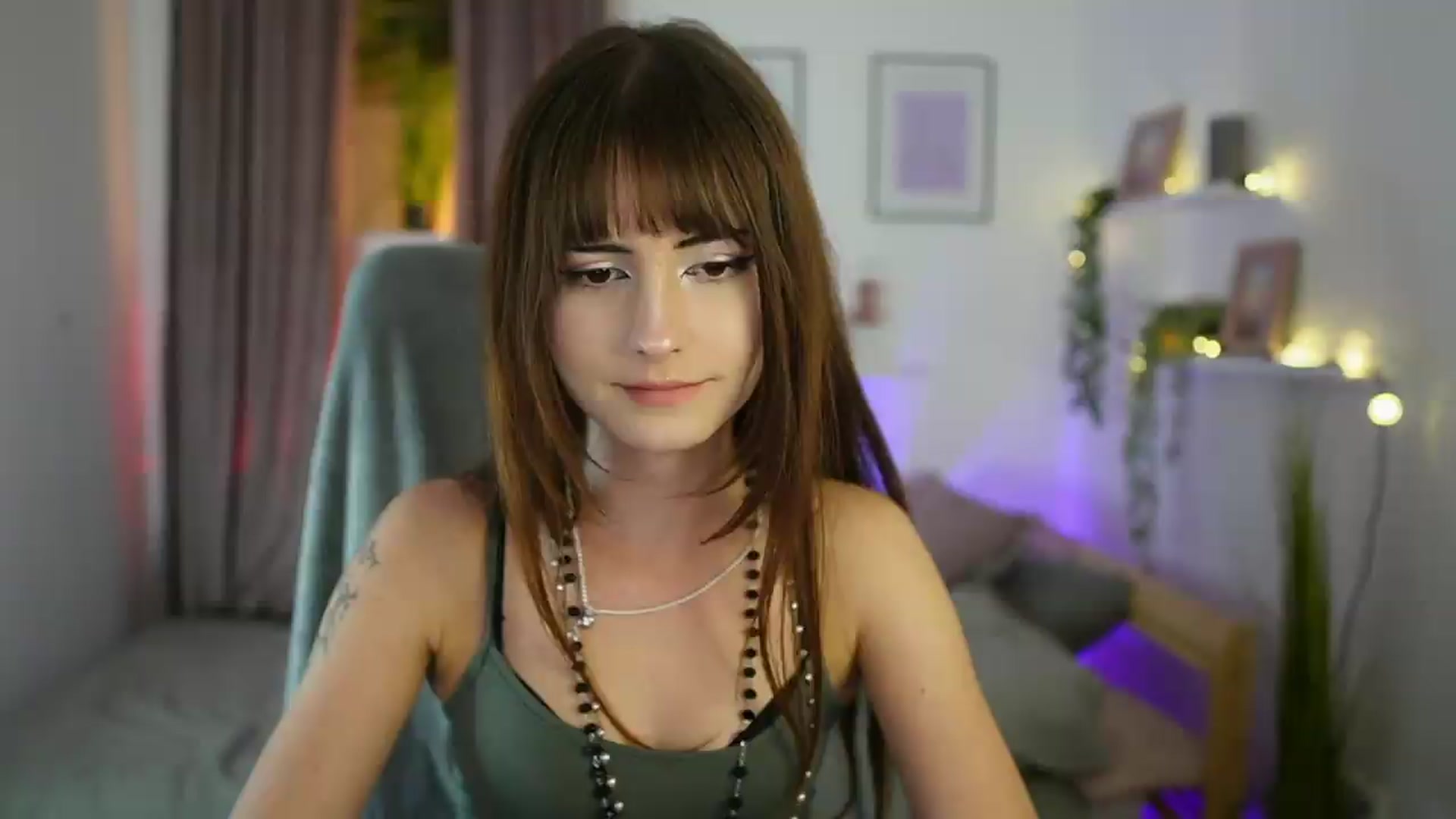 Gallery image thumbnail from Ella_Young's myfreecams stream on, 09/08/2026, 15:10 image 11 of 20