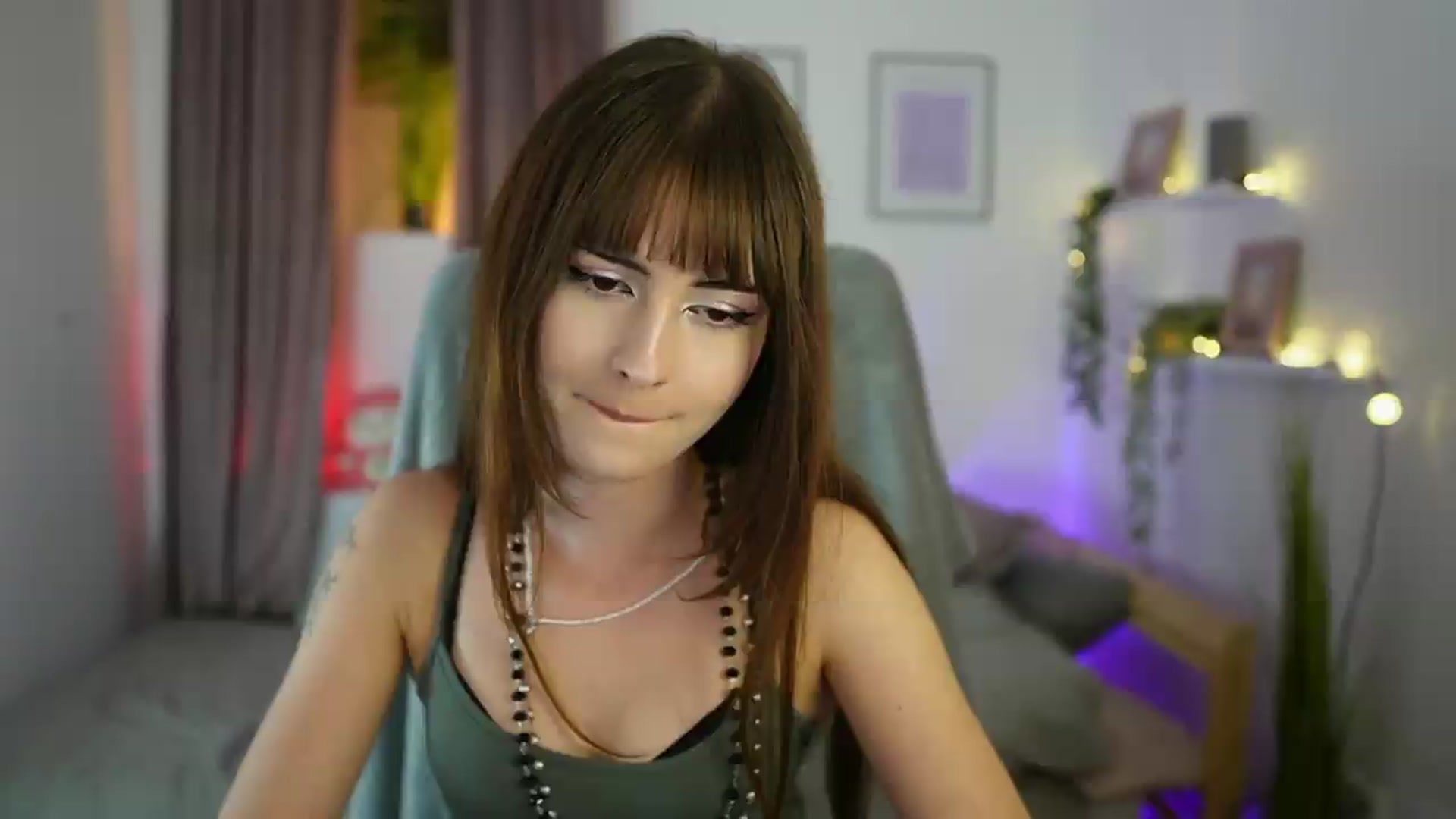 Gallery image thumbnail from Ella_Young's myfreecams stream on, 09/08/2026, 15:10 image 18 of 20