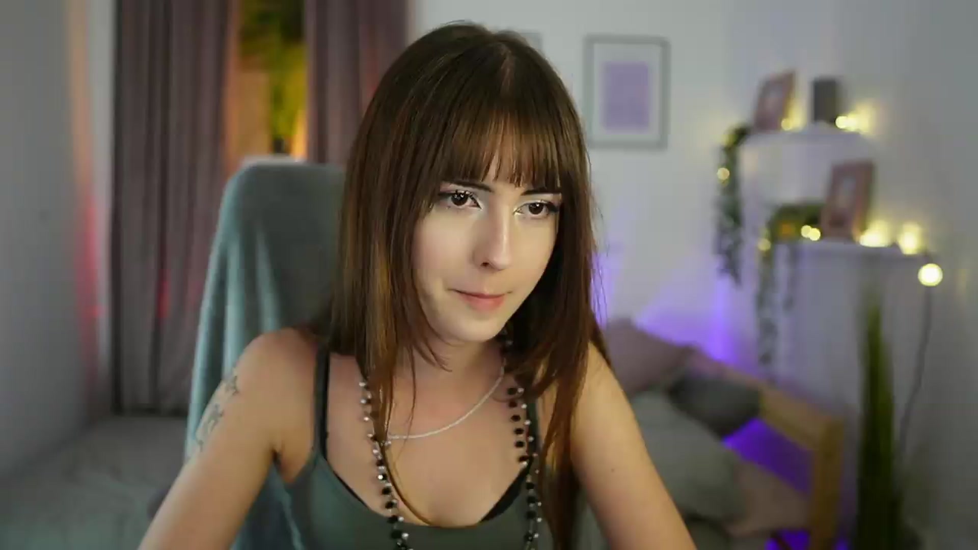 Gallery image thumbnail from Ella_Young's myfreecams stream on, 09/08/2026, 15:10 image 19 of 20