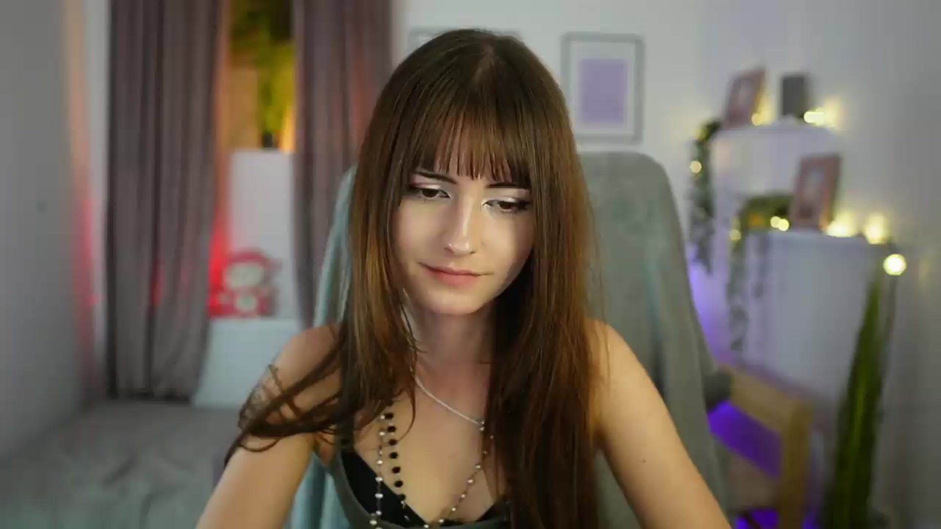 Gallery image thumbnail from Ella_Young's myfreecams stream on, 09/08/2026, 16:50 image 7 of 20