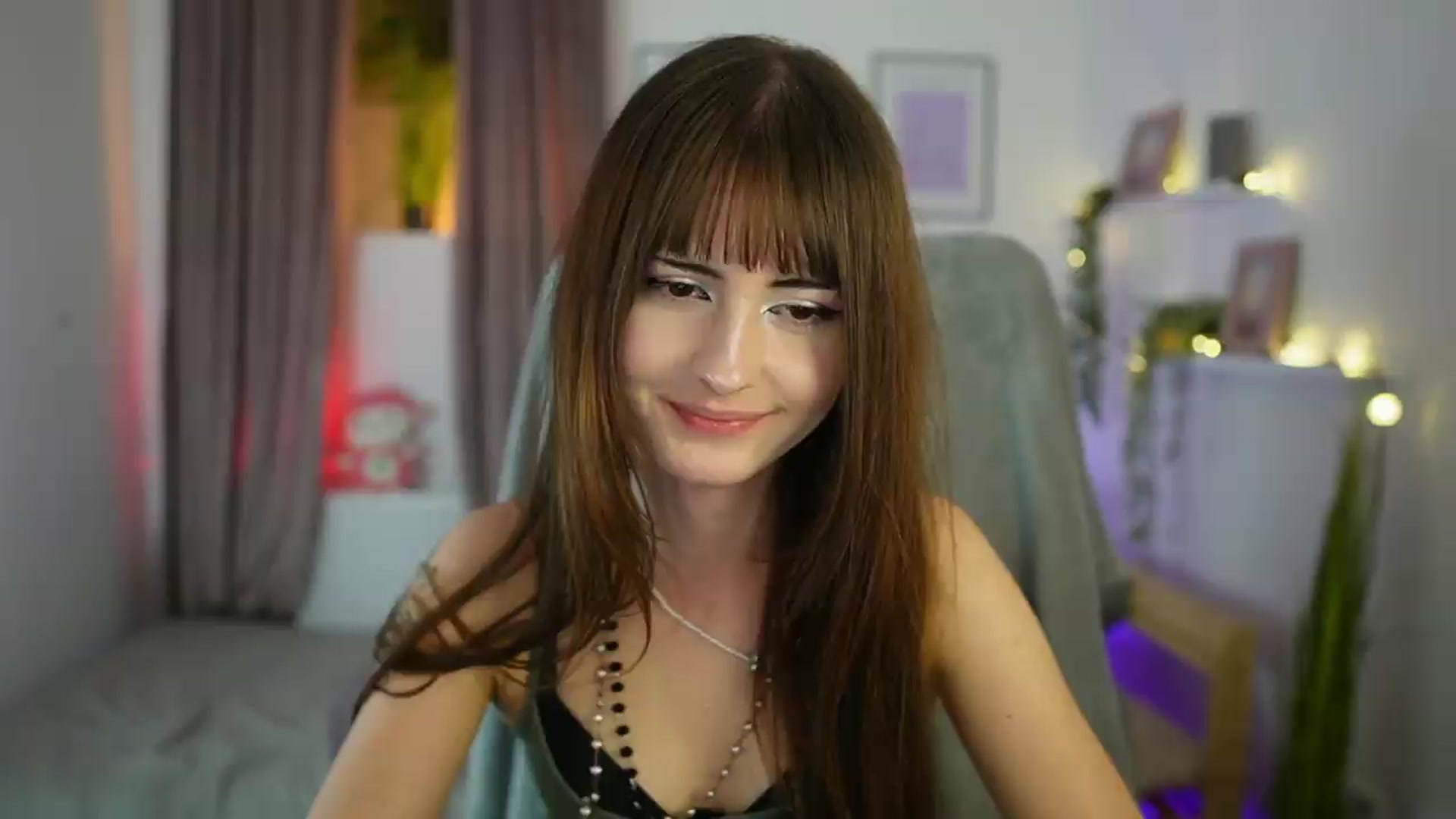 Gallery image thumbnail from Ella_Young's myfreecams stream on, 09/08/2026, 16:50 image 6 of 20