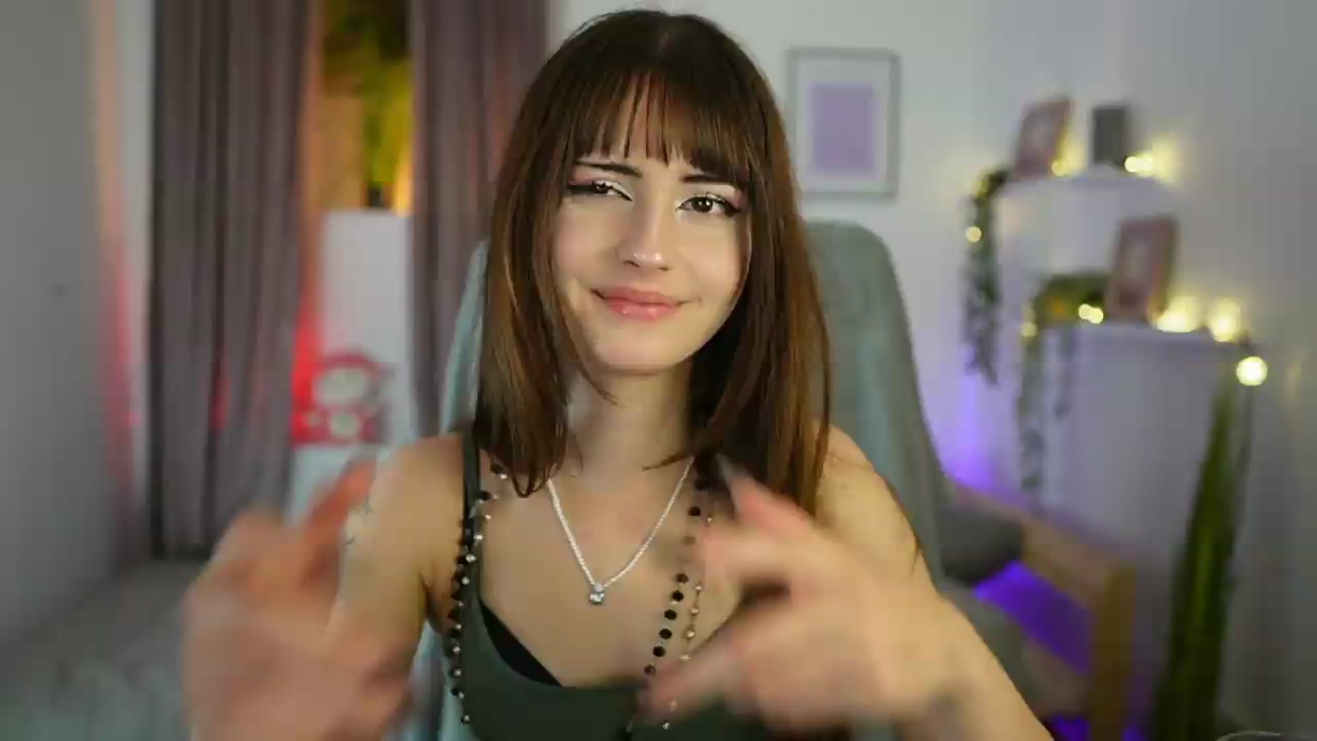 Gallery image thumbnail from Ella_Young's myfreecams stream on, 09/08/2026, 18:17 image 18 of 20