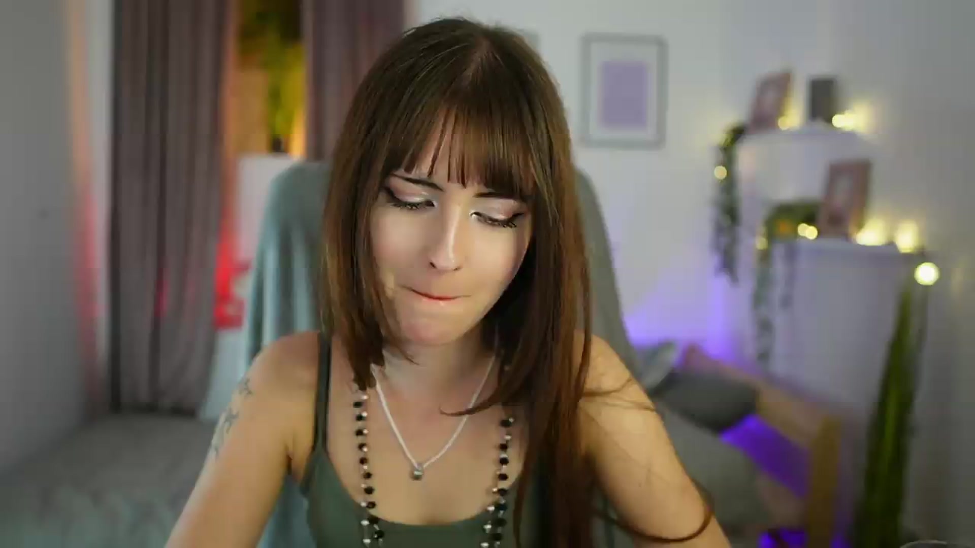 Gallery image thumbnail from Ella_Young's myfreecams stream on, 09/08/2026, 18:17 image 12 of 20
