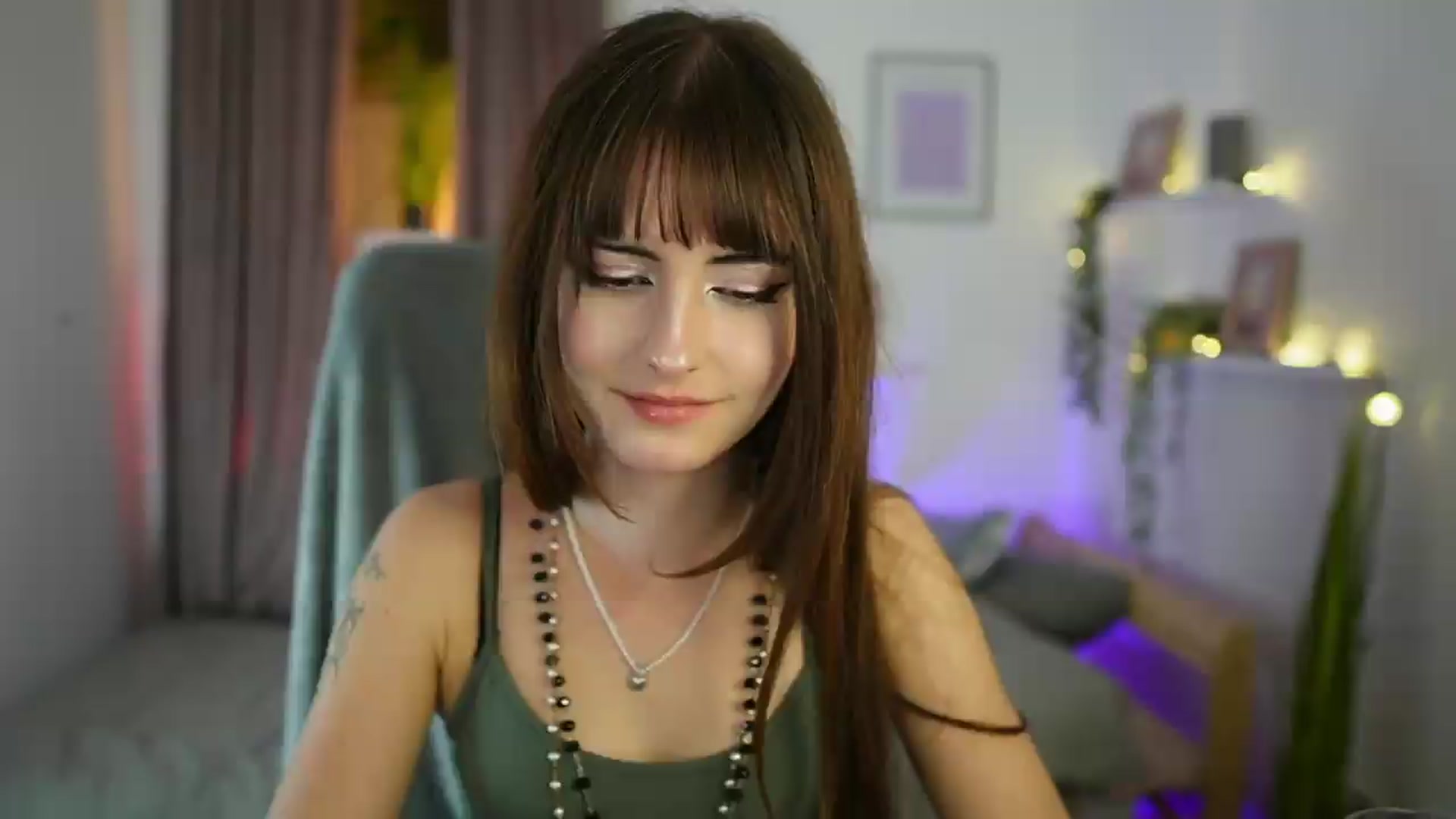 Gallery image thumbnail from Ella_Young's myfreecams stream on, 09/08/2026, 18:17 image 2 of 20