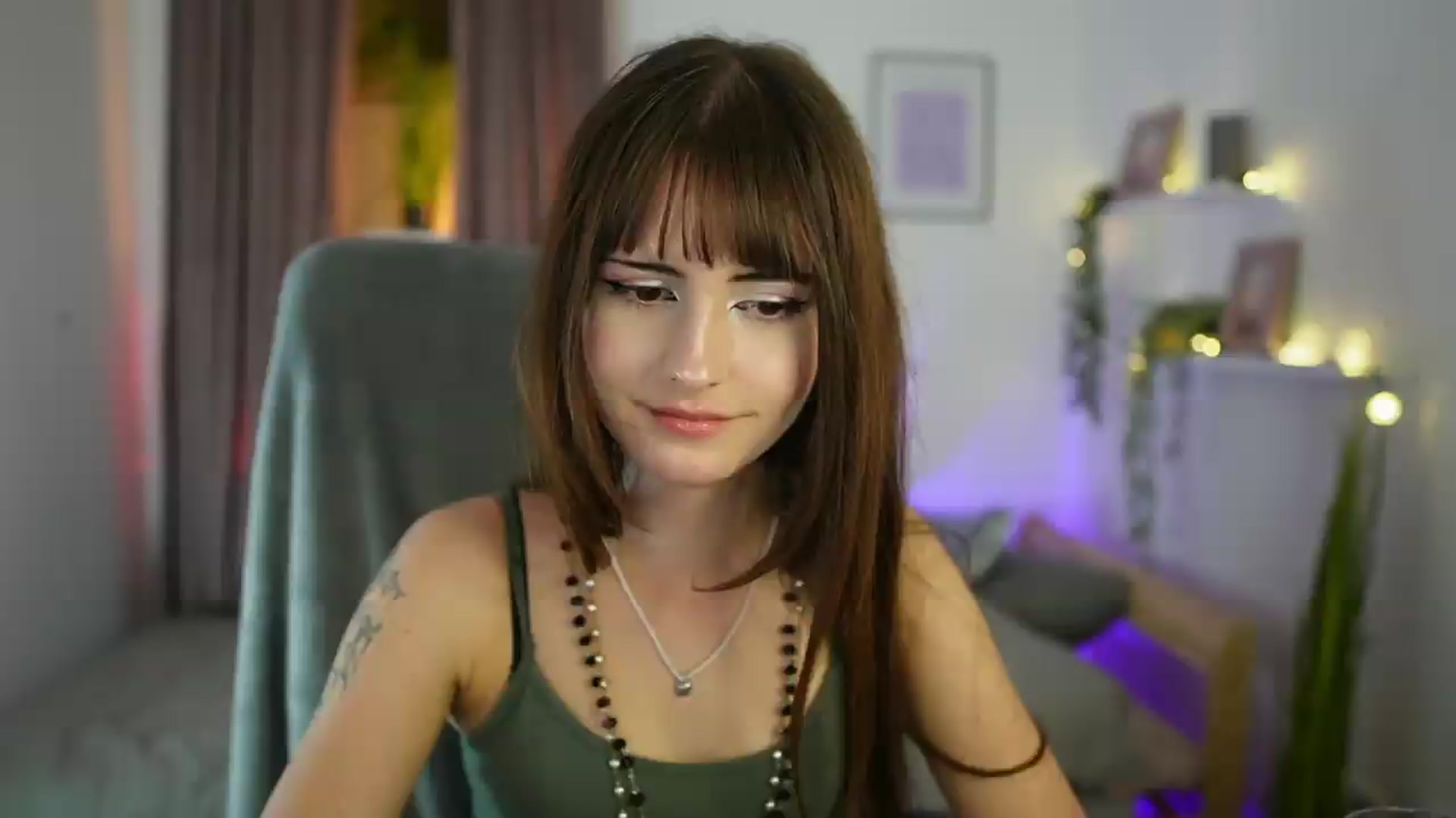 Gallery image thumbnail from Ella_Young's myfreecams stream on, 09/08/2026, 18:17 image 8 of 20