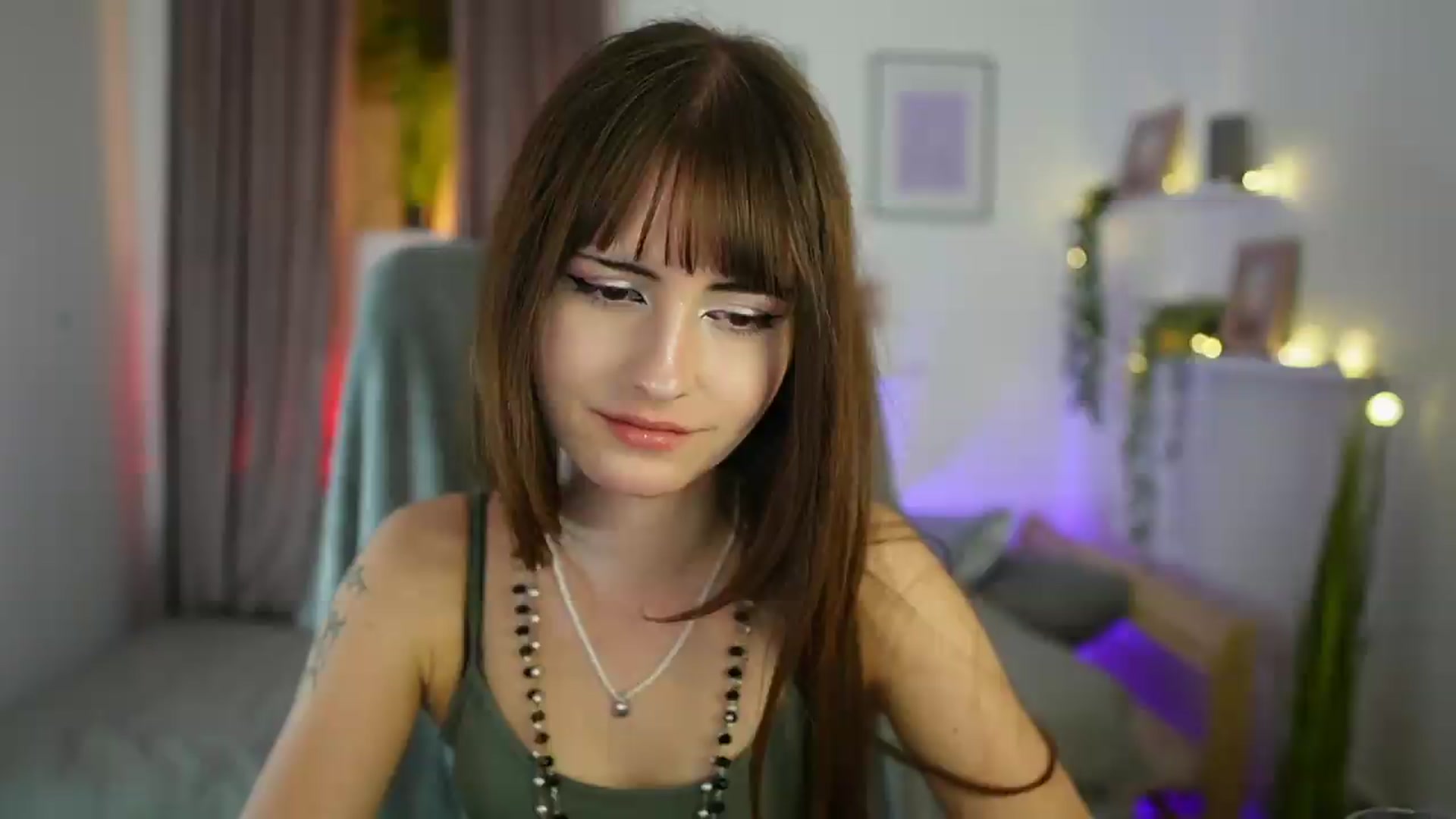 Gallery image thumbnail from Ella_Young's myfreecams stream on, 09/08/2026, 18:17 image 7 of 20