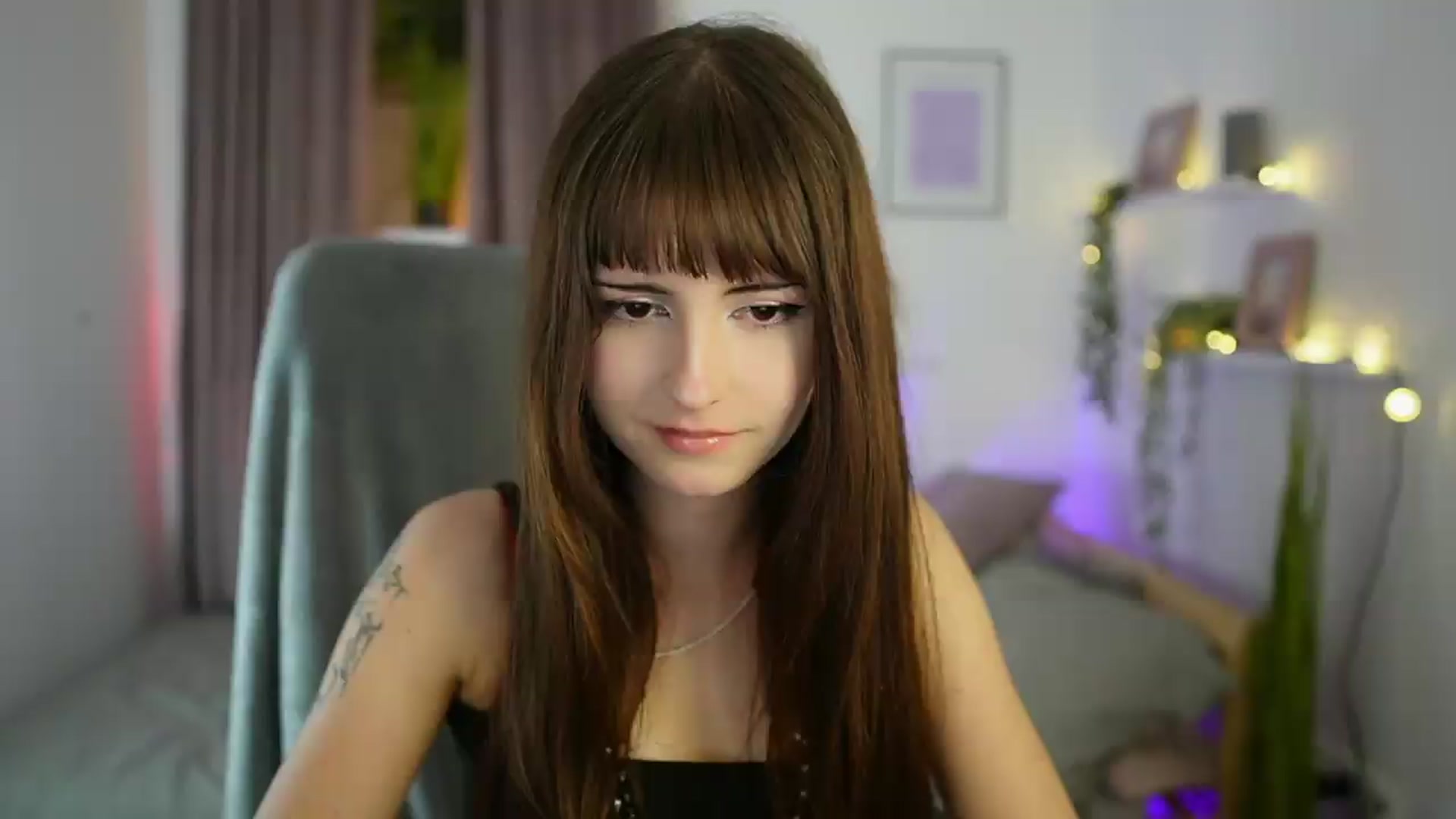 Gallery image thumbnail from Ella_Young's myfreecams stream on, 09/12/2026, 16:46 image 9 of 20