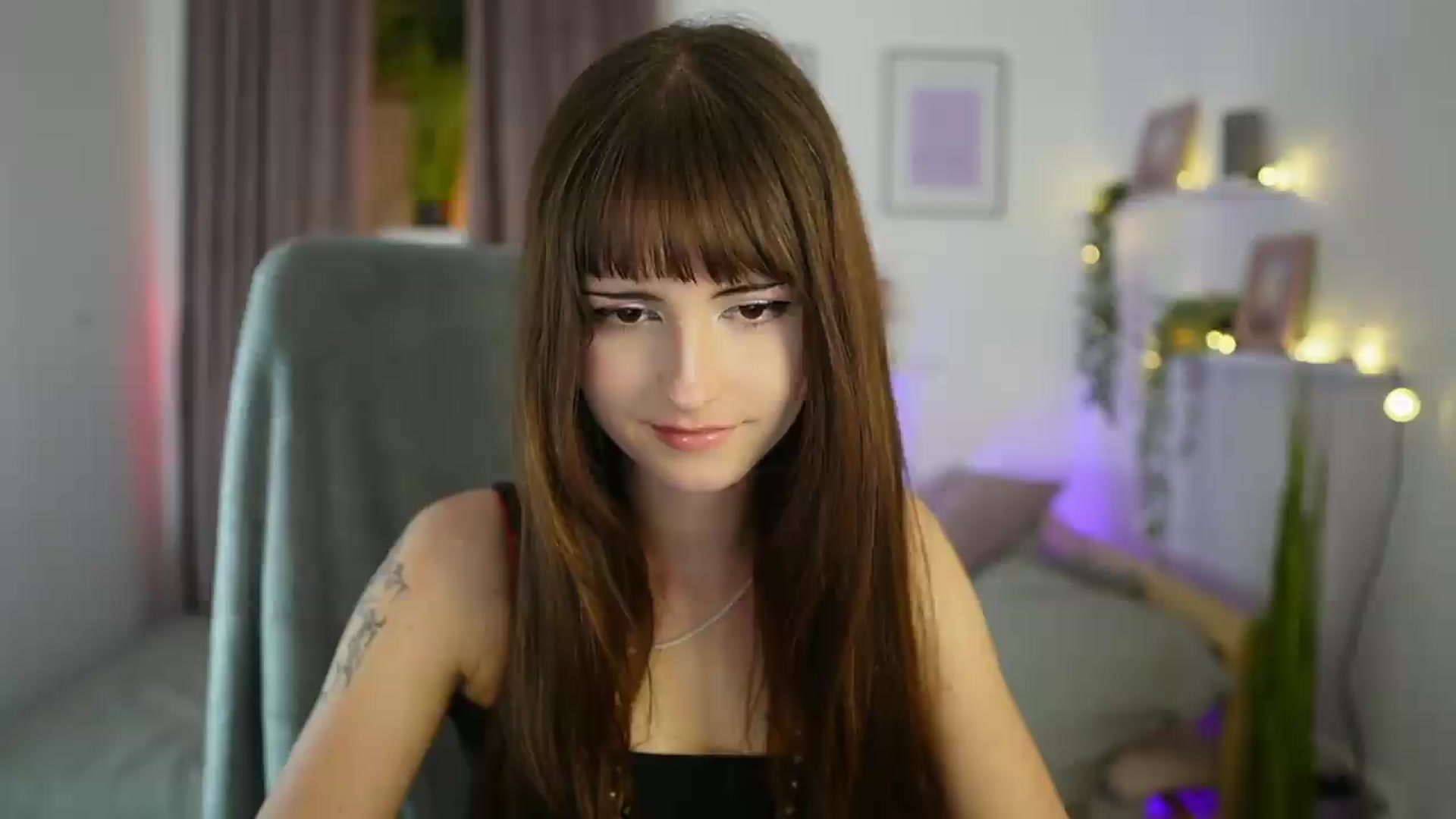 Gallery image thumbnail from Ella_Young's myfreecams stream on, 09/12/2026, 16:46 image 8 of 20
