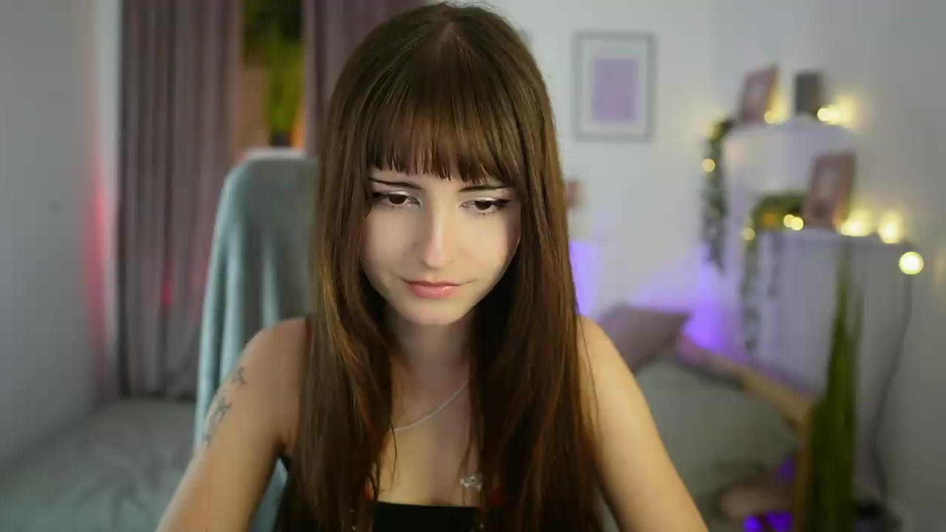 Gallery image thumbnail from Ella_Young's myfreecams stream on, 09/12/2026, 16:46 image 7 of 20