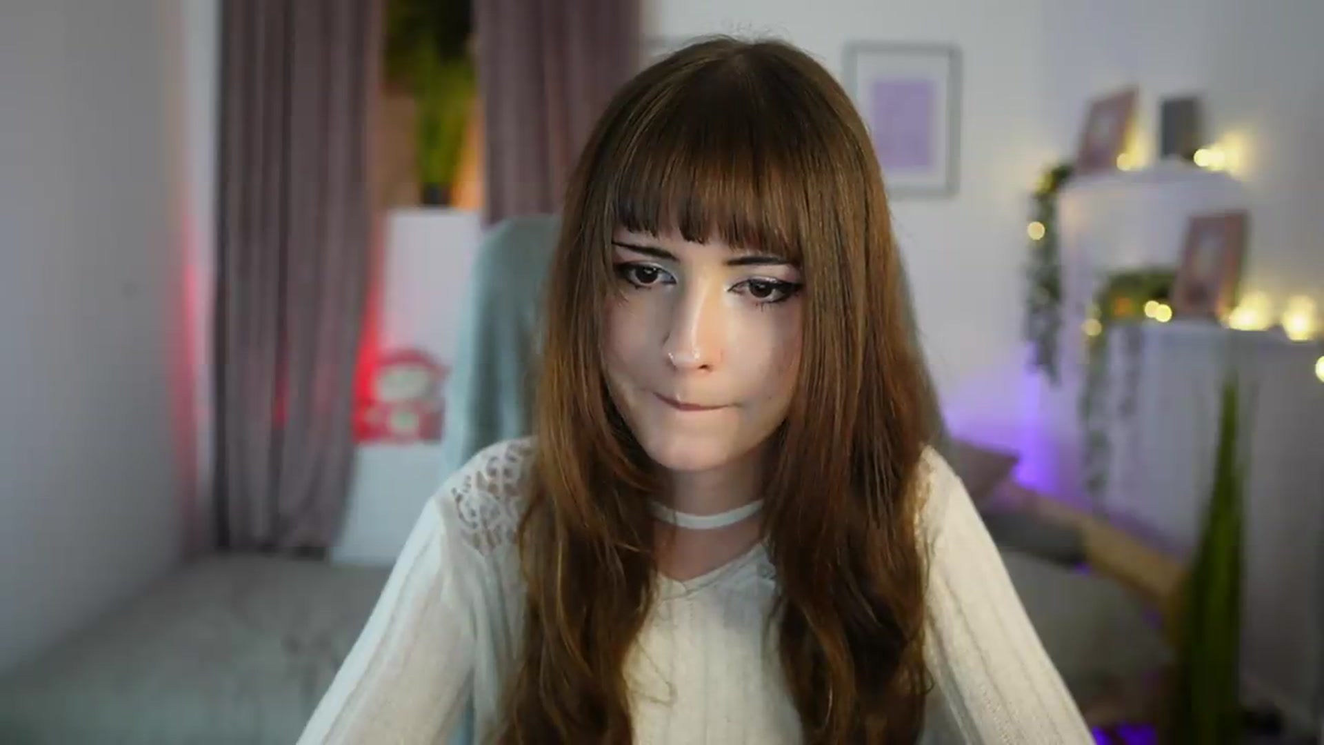 Gallery image thumbnail from Ella_Young's myfreecams stream on, 09/14/2026, 17:23 image 18 of 20