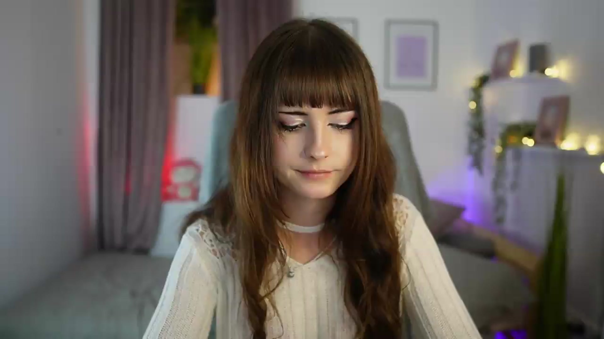Gallery image thumbnail from Ella_Young's myfreecams stream on, 09/14/2026, 17:23 image 4 of 20