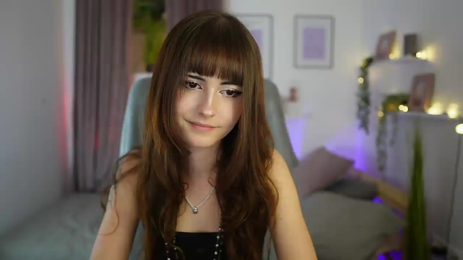Gallery image thumbnail from Ella_Young's myfreecams stream on, 09/17/2026, 13:45 image 13 of 20