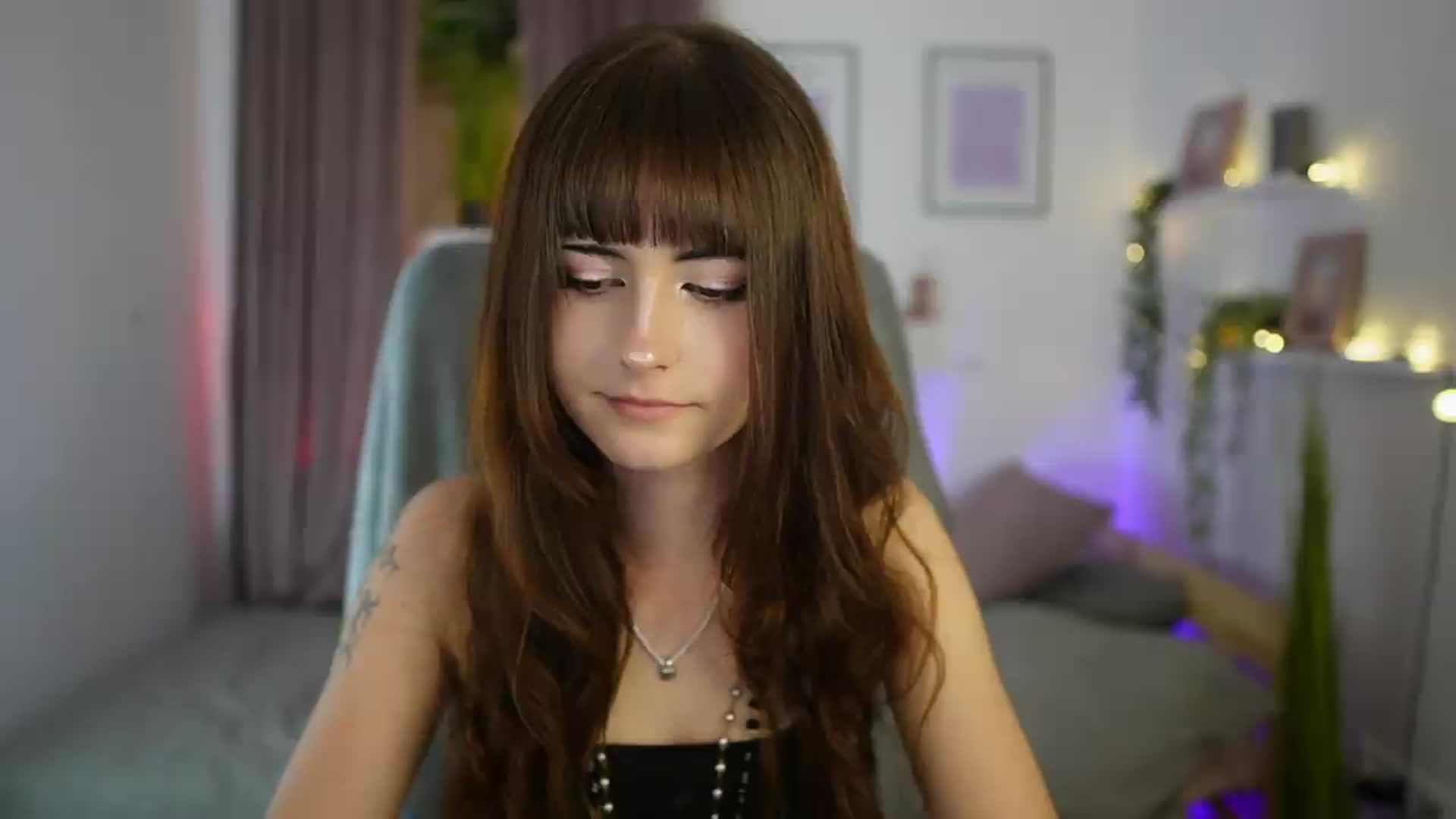 Gallery image thumbnail from Ella_Young's myfreecams stream on, 09/17/2026, 13:45 image 3 of 20