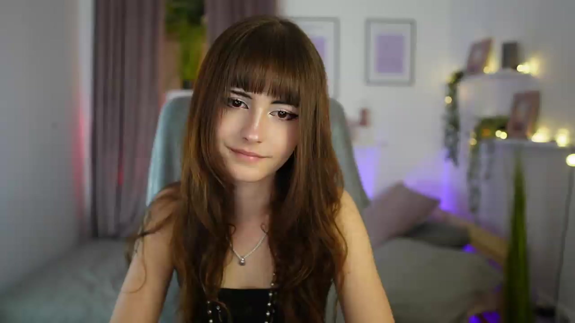 Gallery image thumbnail from Ella_Young's myfreecams stream on, 09/17/2026, 13:45 image 14 of 20