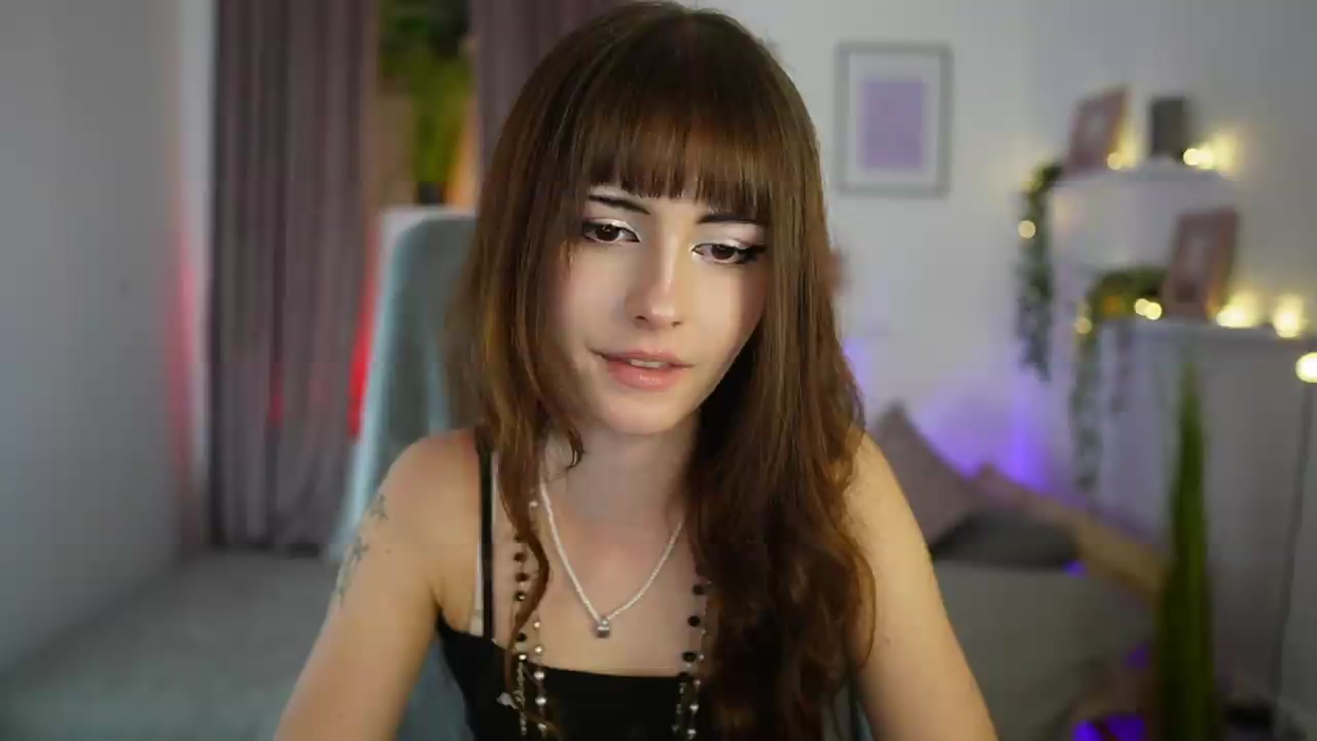 Gallery image thumbnail from Ella_Young's myfreecams stream on, 09/17/2026, 14:08 image 16 of 20