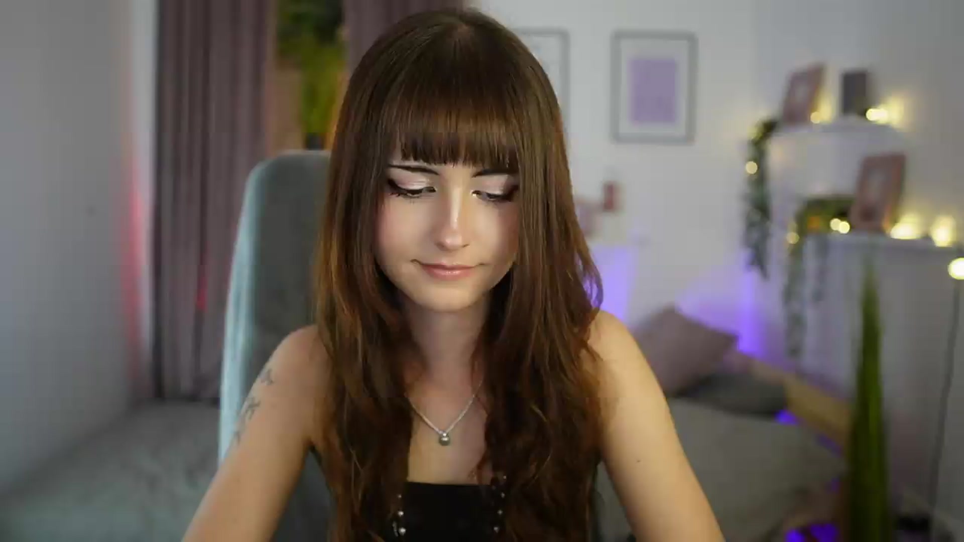 Gallery image thumbnail from Ella_Young's myfreecams stream on, 09/17/2026, 14:08 image 1 of 20