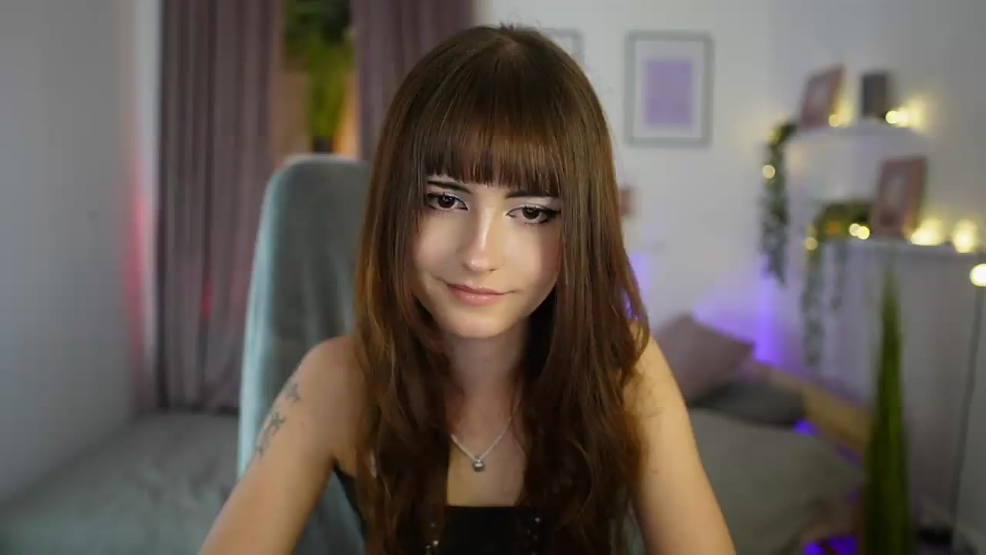 Gallery image thumbnail from Ella_Young's myfreecams stream on, 09/17/2026, 14:08 image 5 of 20