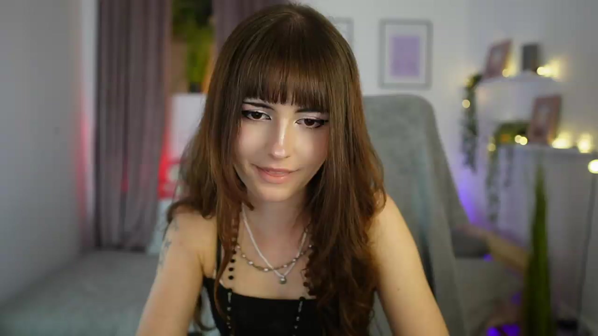 Gallery image thumbnail from Ella_Young's myfreecams stream on, 09/17/2026, 15:05 image 4 of 20