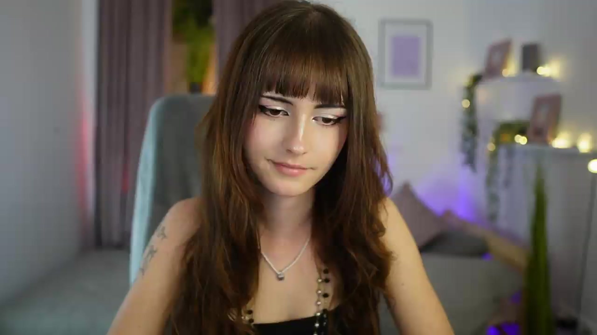 Gallery image thumbnail from Ella_Young's myfreecams stream on, 09/17/2026, 15:05 image 20 of 20
