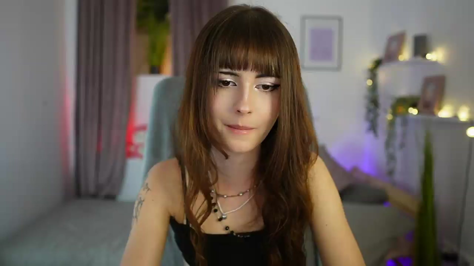 Gallery image thumbnail from Ella_Young's myfreecams stream on, 09/17/2026, 15:05 image 8 of 20