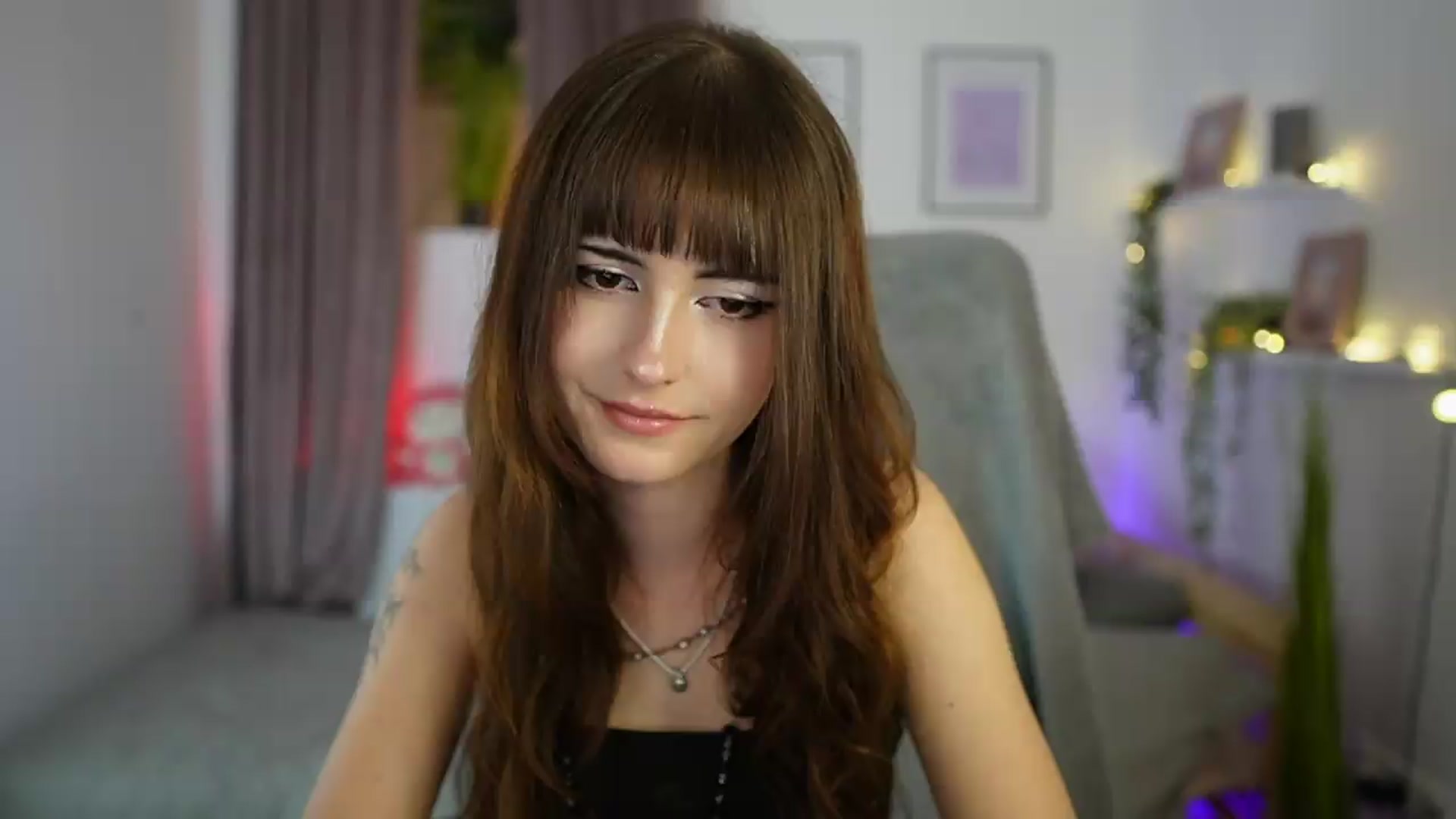 Gallery image thumbnail from Ella_Young's myfreecams stream on, 09/17/2026, 15:05 image 2 of 20