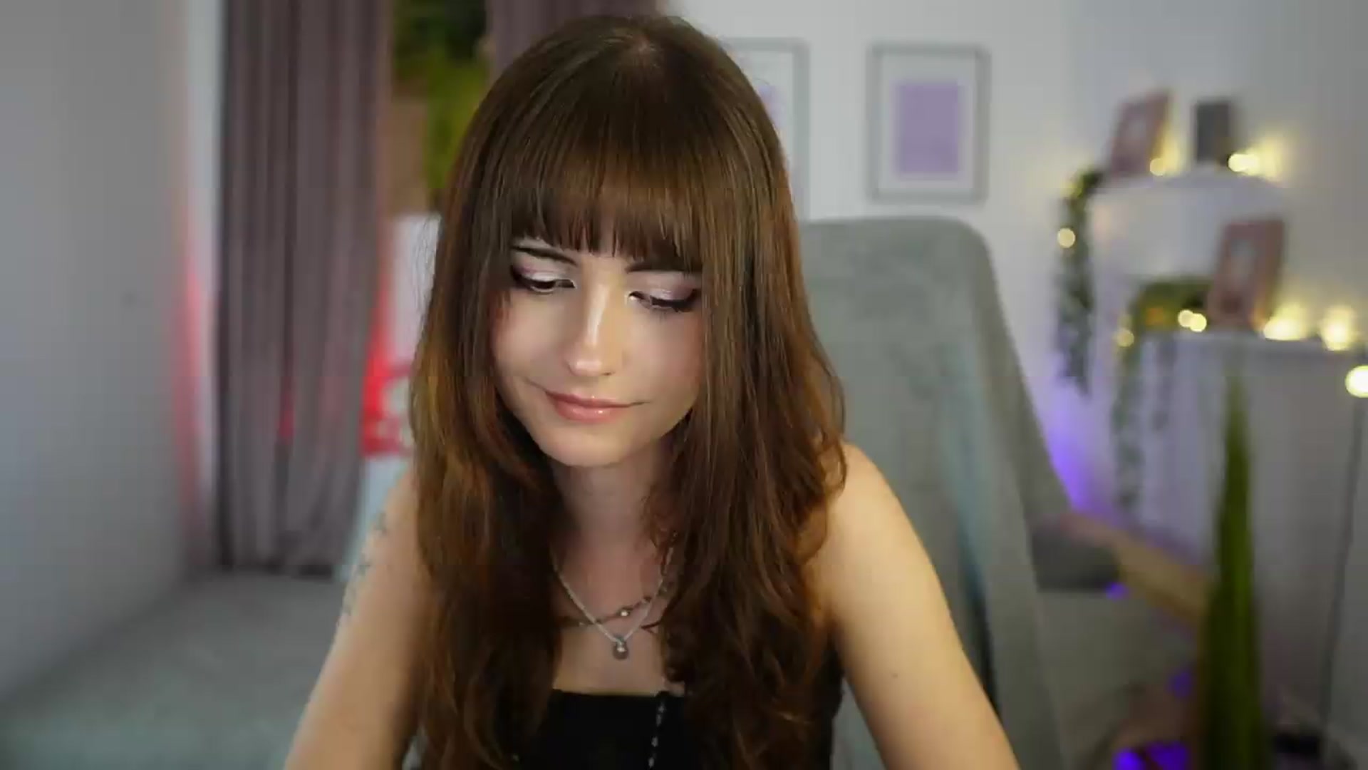Gallery image thumbnail from Ella_Young's myfreecams stream on, 09/17/2026, 15:05 image 3 of 20