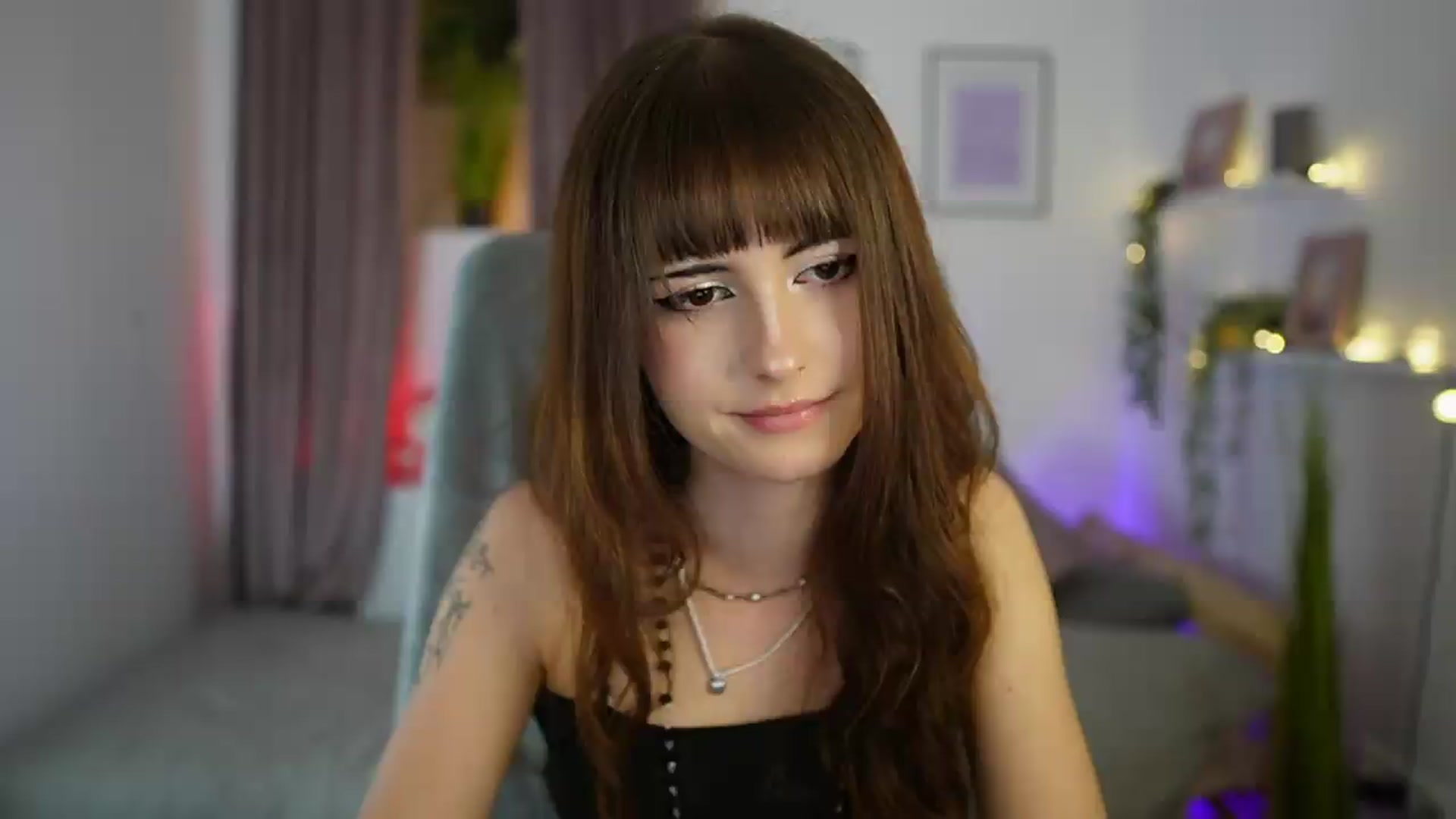 Gallery image thumbnail from Ella_Young's myfreecams stream on, 09/17/2026, 15:05 image 11 of 20
