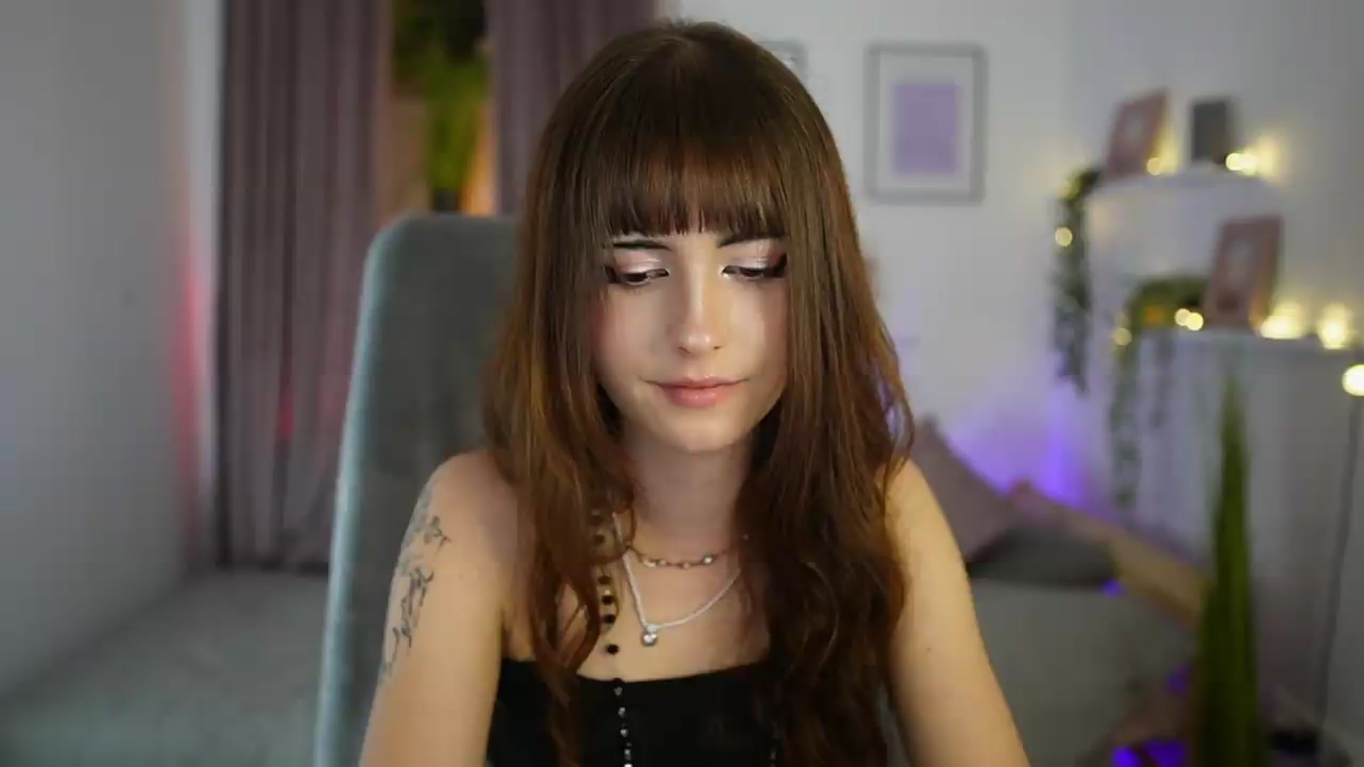 Gallery image thumbnail from Ella_Young's myfreecams stream on, 09/17/2026, 15:05 image 12 of 20