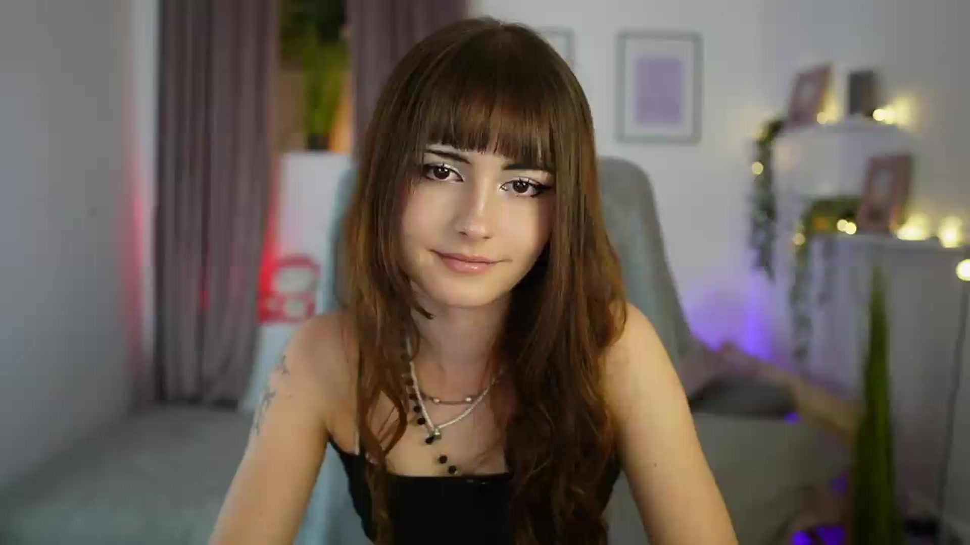 Gallery image thumbnail from Ella_Young's myfreecams stream on, 09/17/2026, 15:05 image 7 of 20