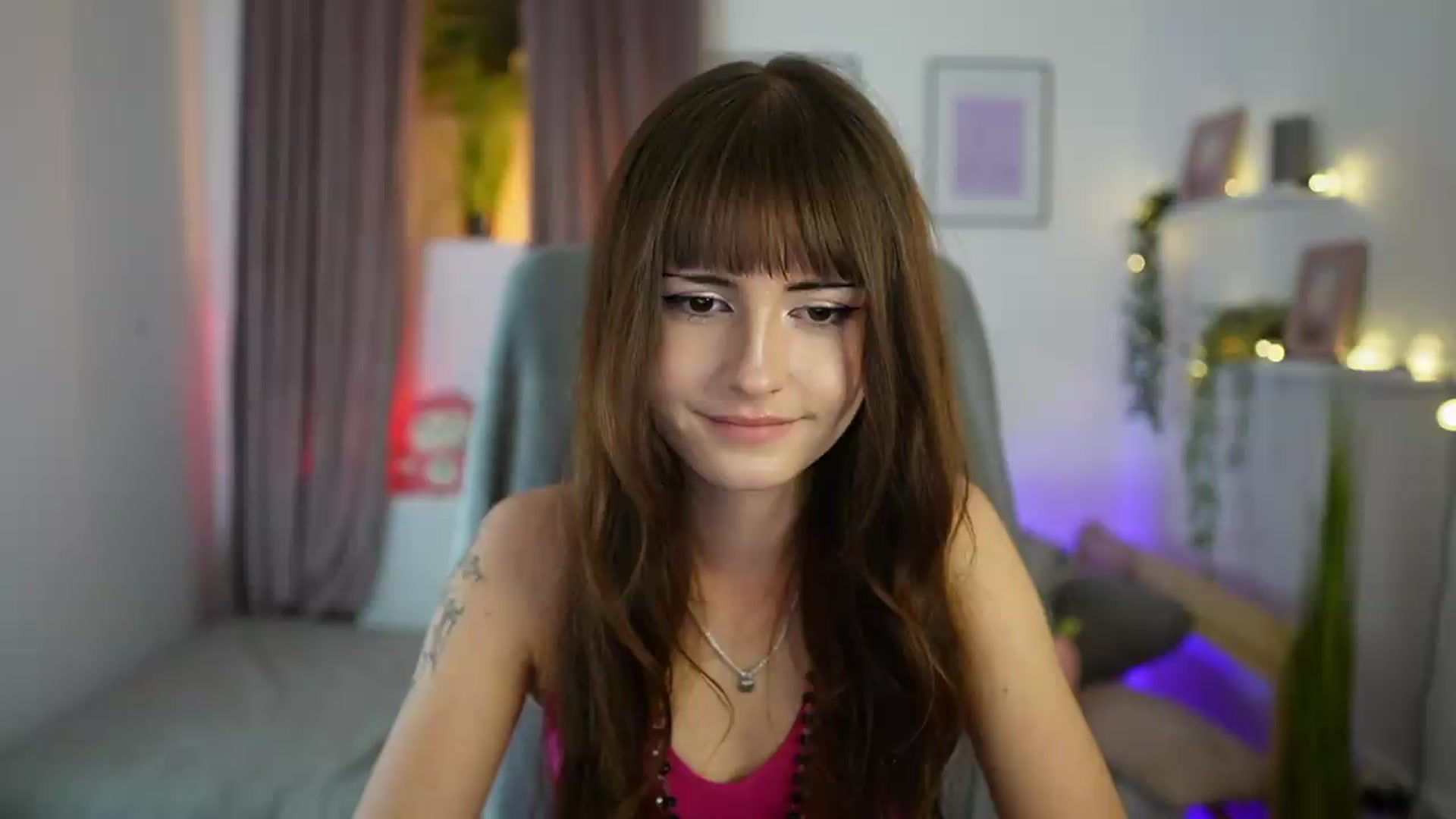 Gallery image thumbnail from Ella_Young's myfreecams stream on, 09/18/2026, 15:13 image 1 of 20