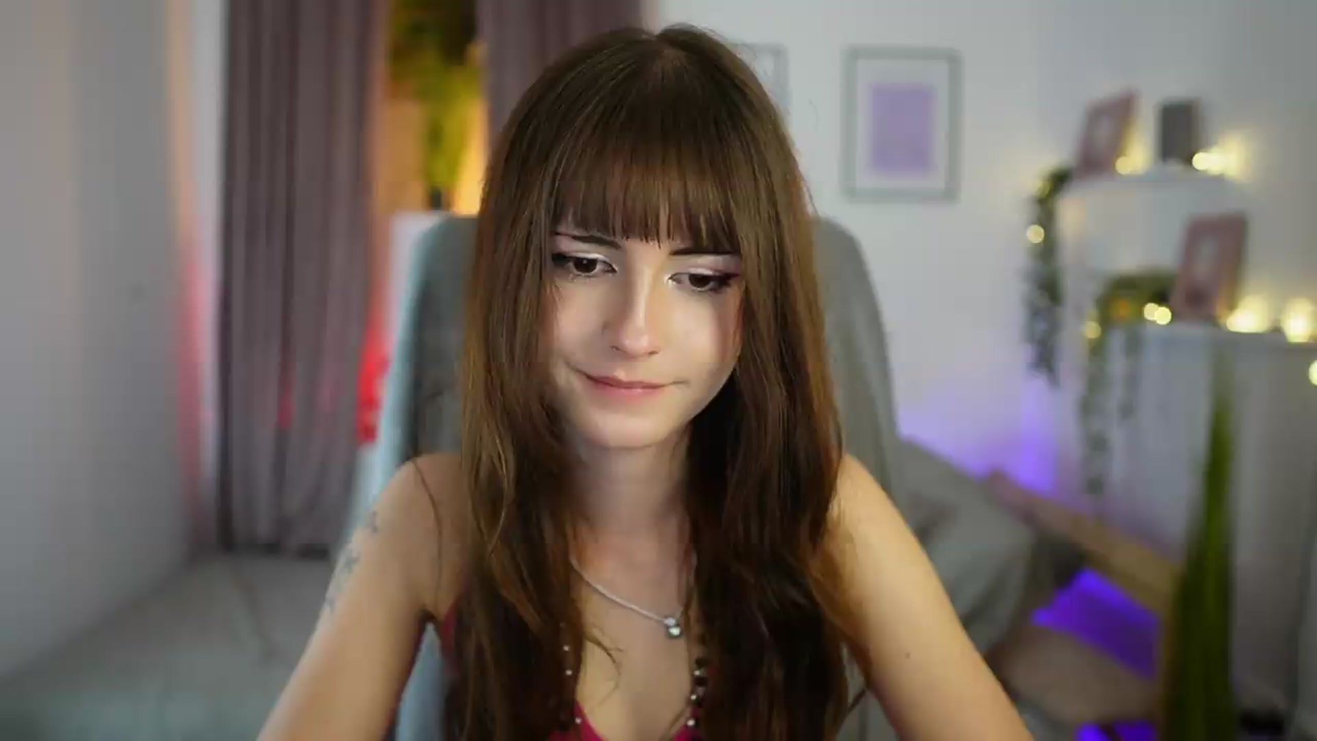 Gallery image thumbnail from Ella_Young's myfreecams stream on, 09/18/2026, 18:01 image 7 of 20