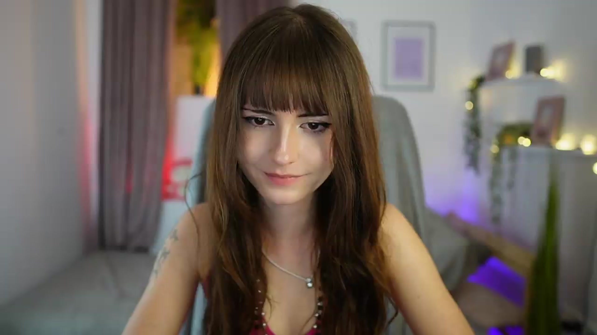 Gallery image thumbnail from Ella_Young's myfreecams stream on, 09/18/2026, 18:01 image 6 of 20