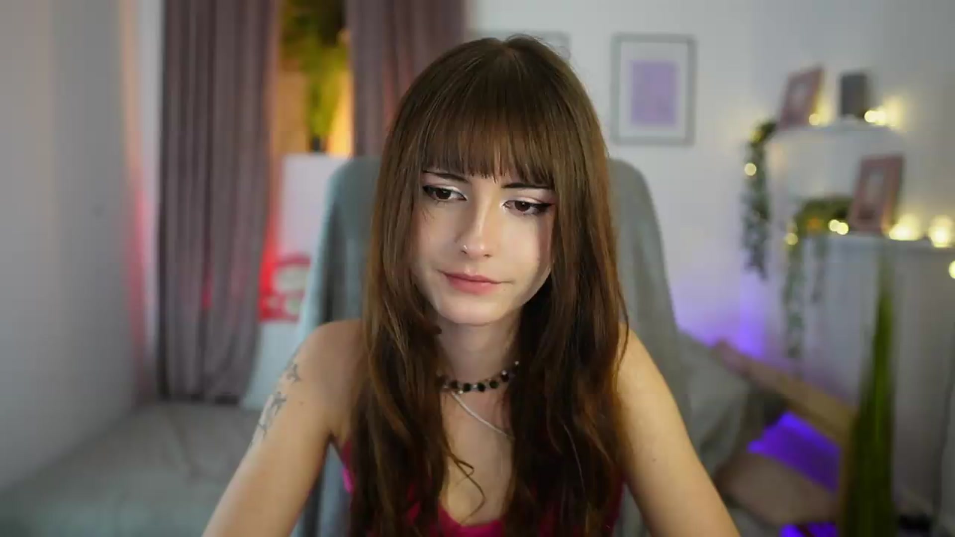Gallery image thumbnail from Ella_Young's myfreecams stream on, 09/18/2026, 18:01 image 3 of 20